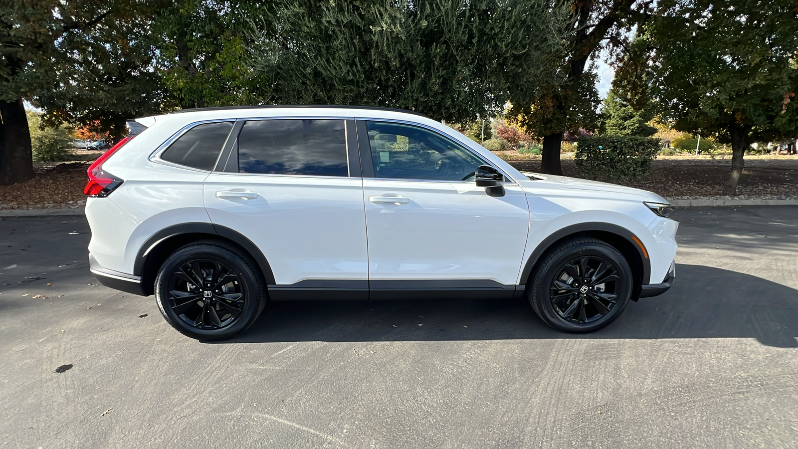 2025 Honda CR-V Hybrid Sport Touring 3