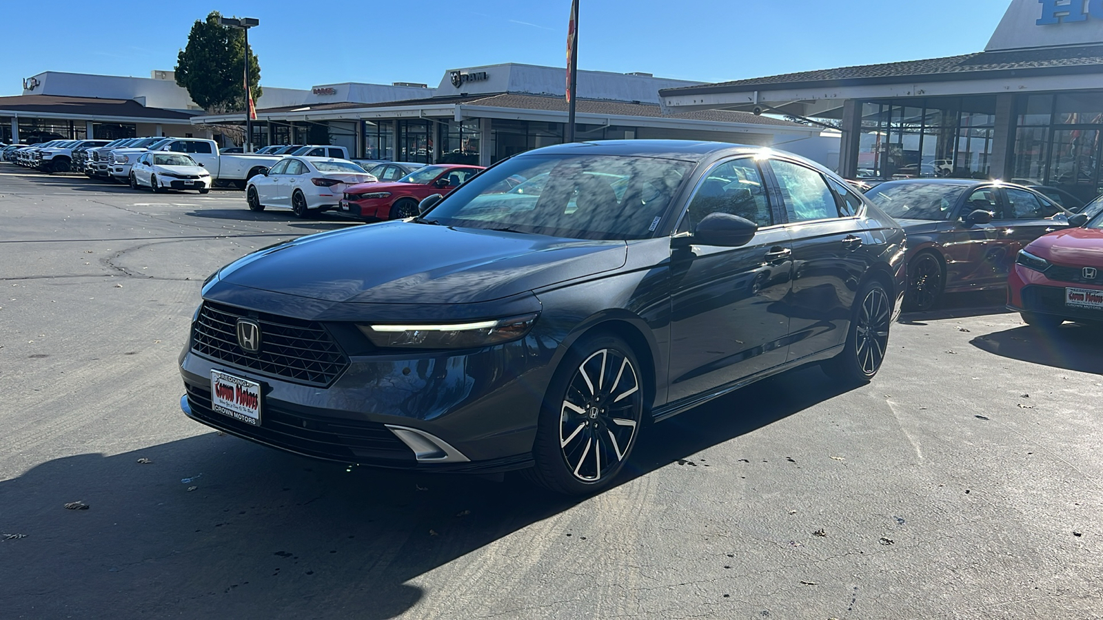 2025 Honda Accord Hybrid Touring 1