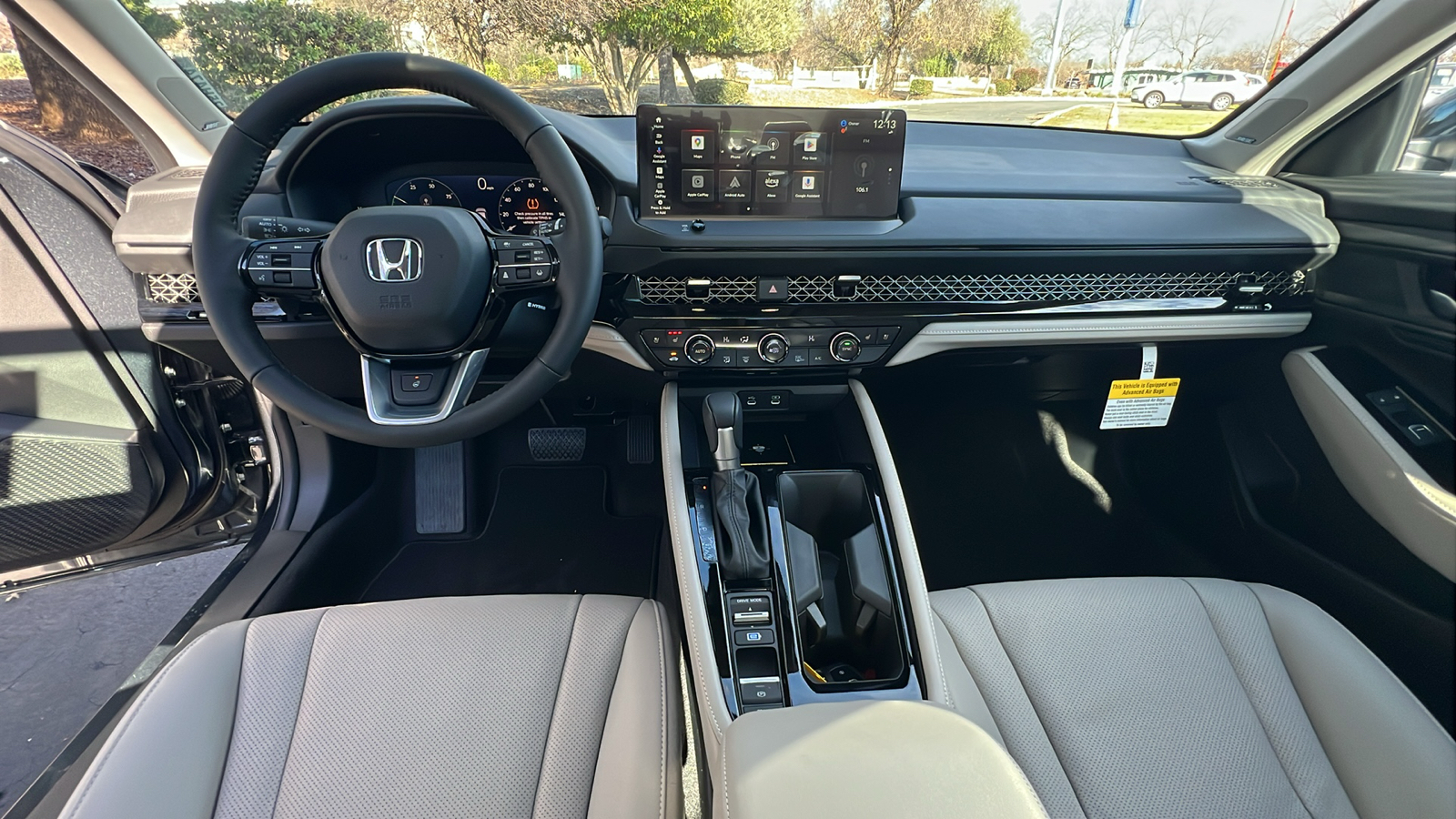 2025 Honda Accord Hybrid Touring 17