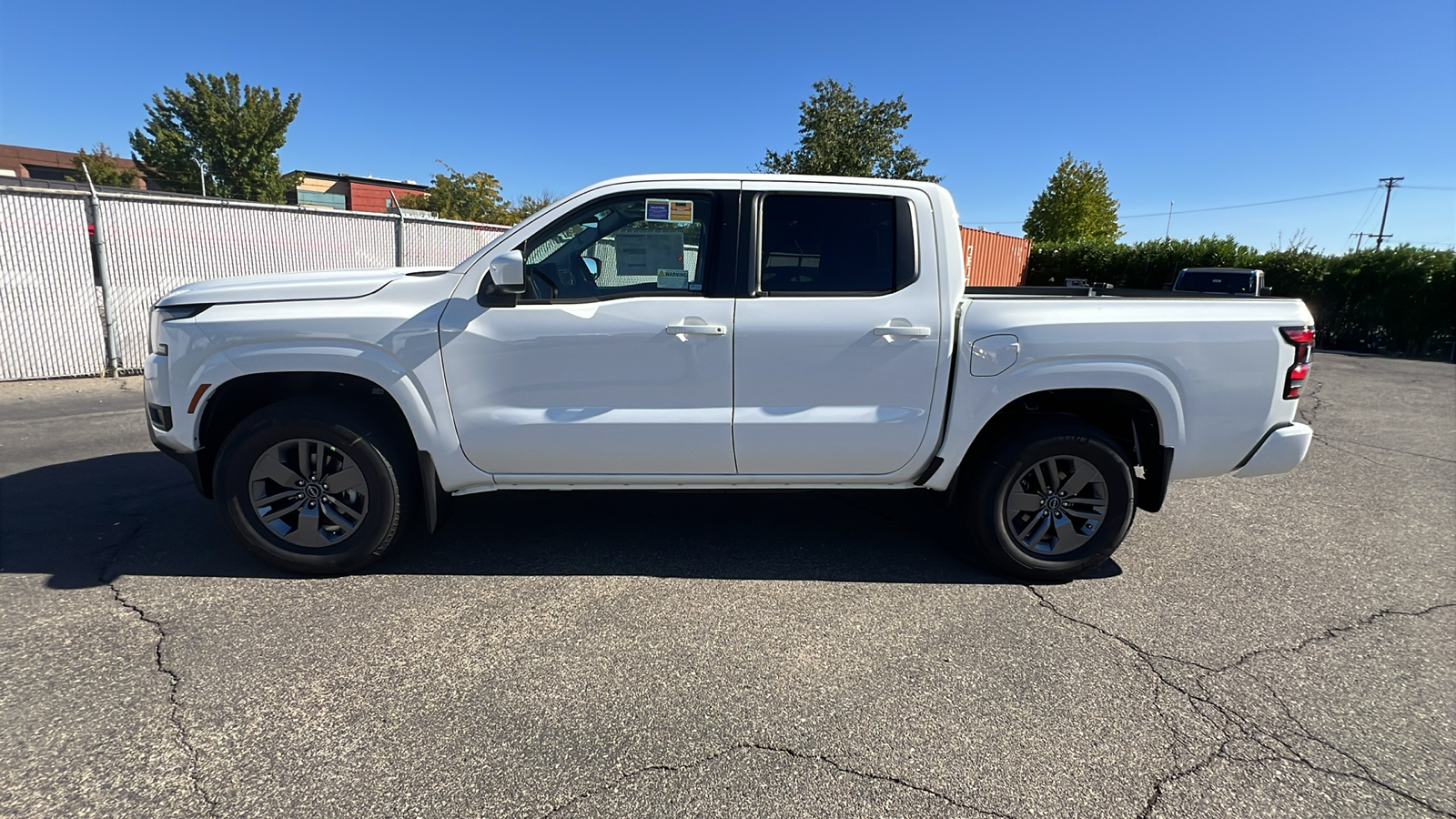 2025 Nissan Frontier SV 8