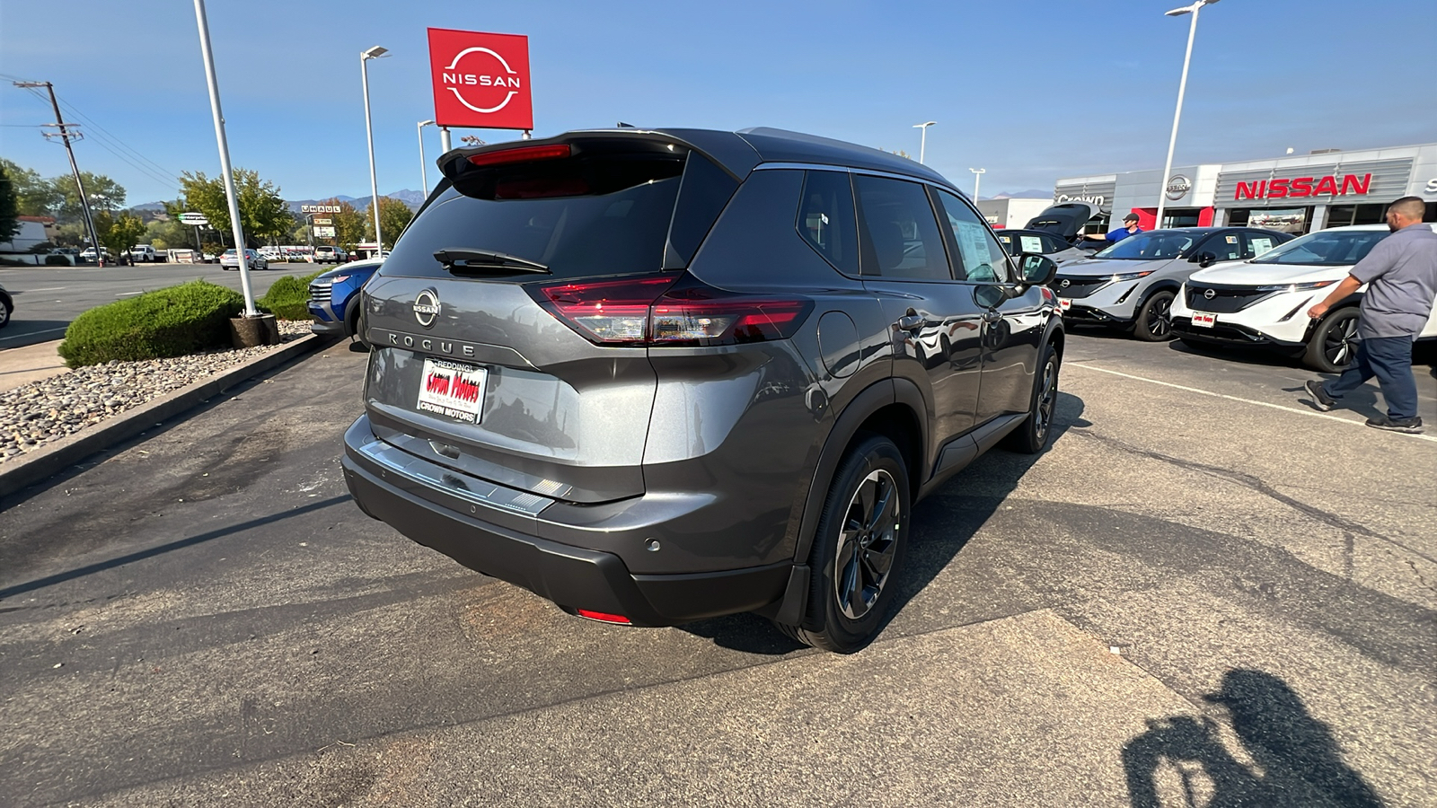 2025 Nissan Rogue SV 4