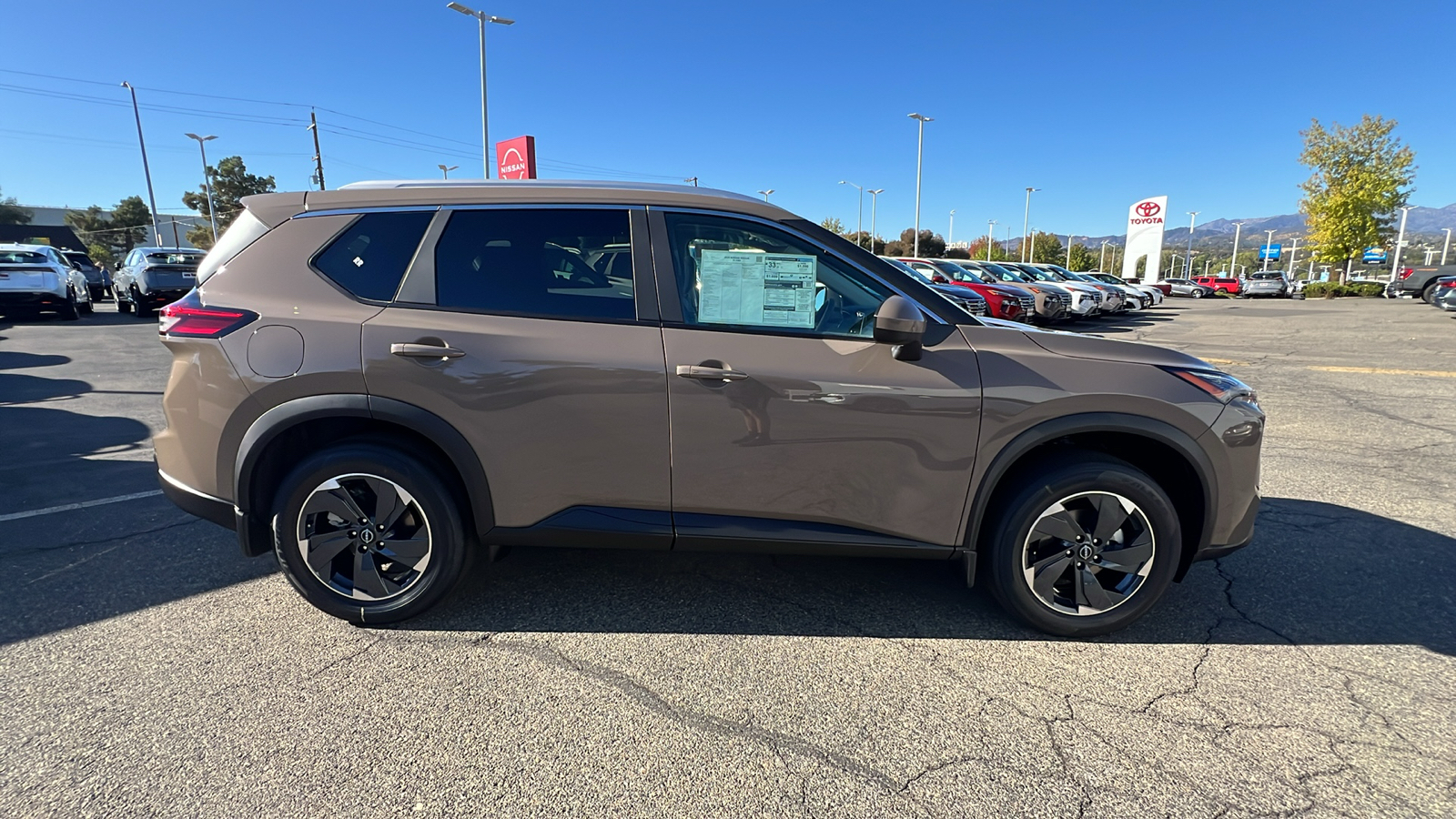 2025 Nissan Rogue SV 3