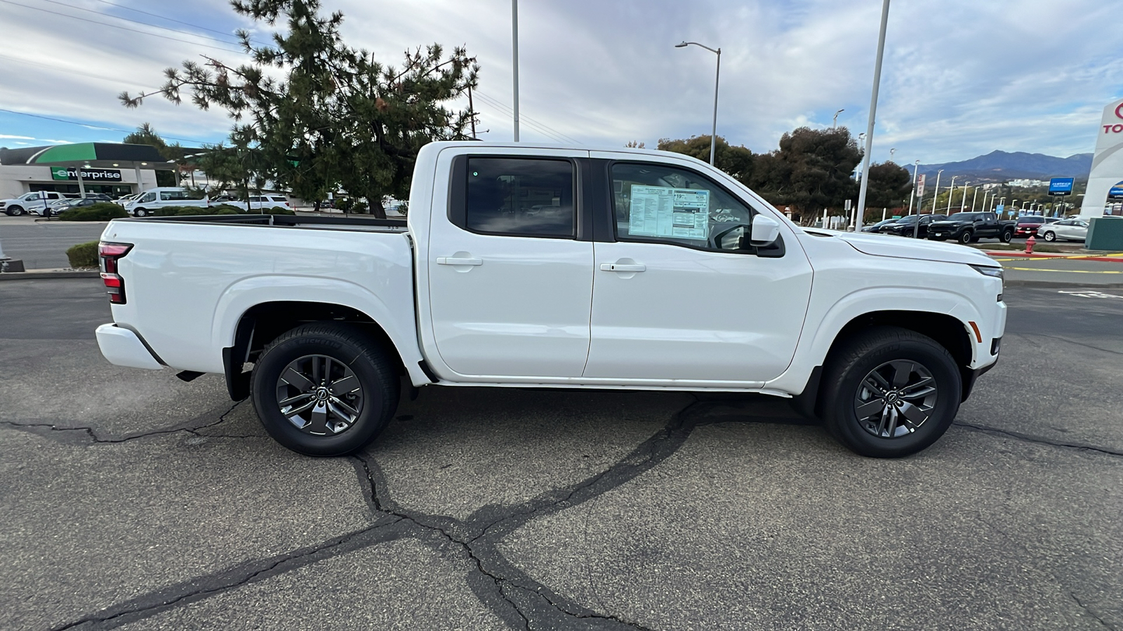 2025 Nissan Frontier SV 3