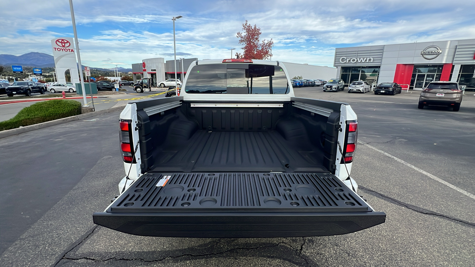 2025 Nissan Frontier SV 6