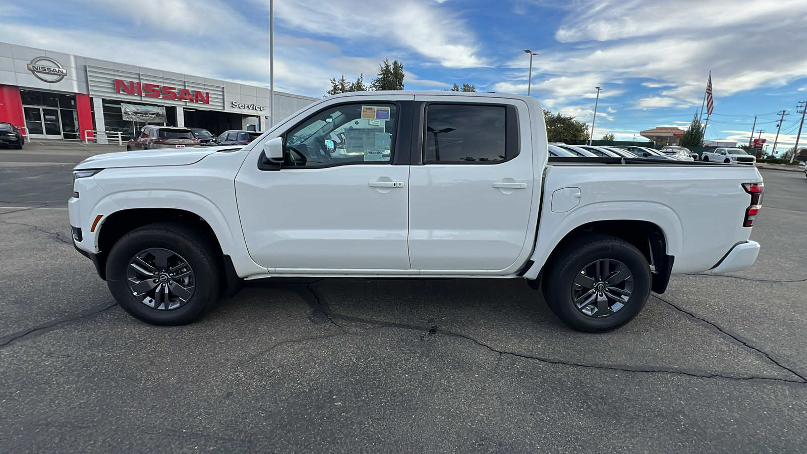 2025 Nissan Frontier SV 8