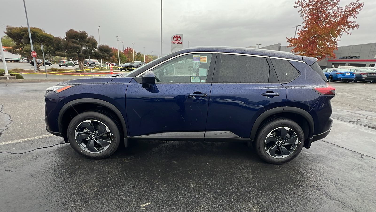 2025 Nissan Rogue SV 8