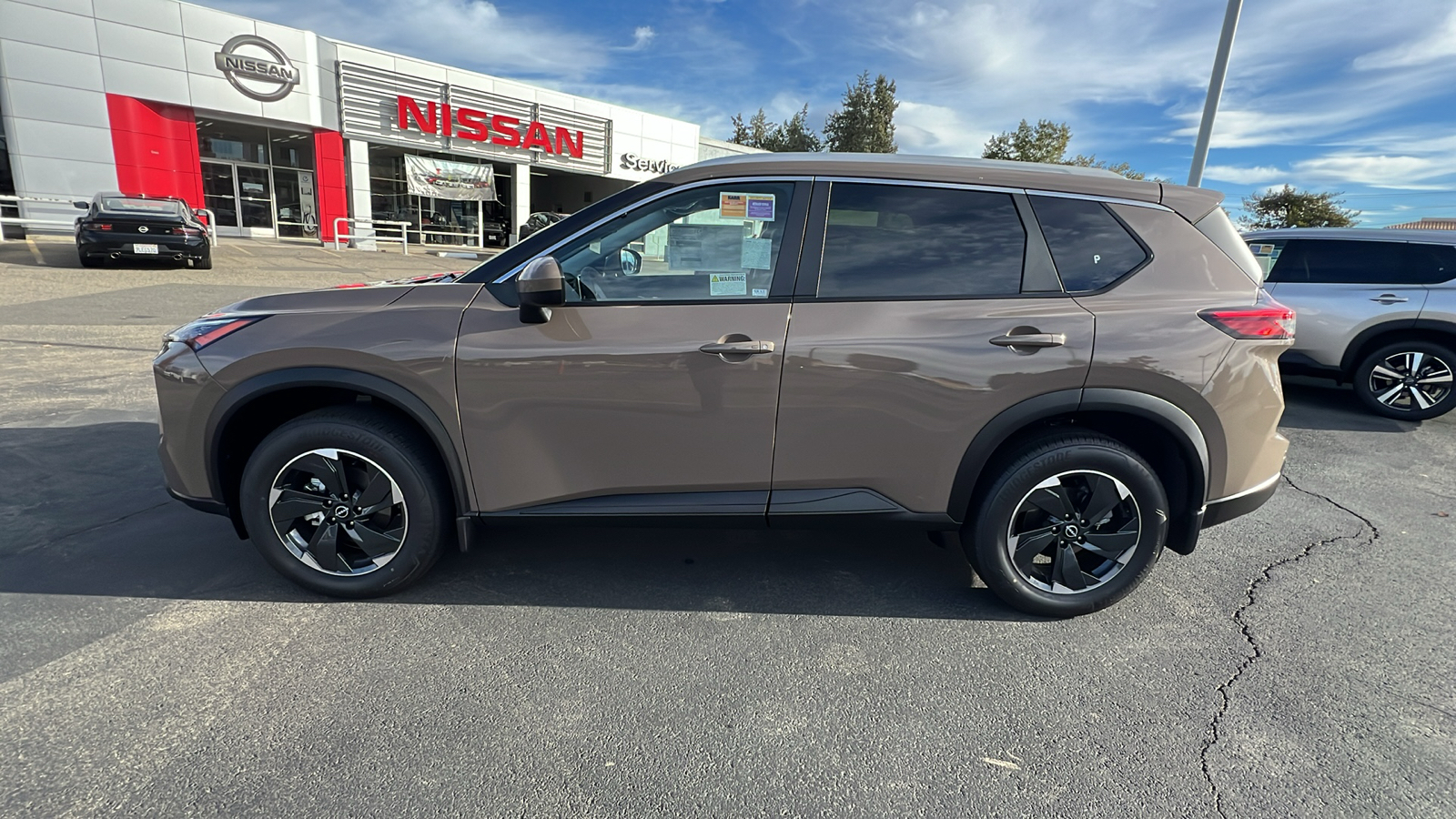 2025 Nissan Rogue SV 8