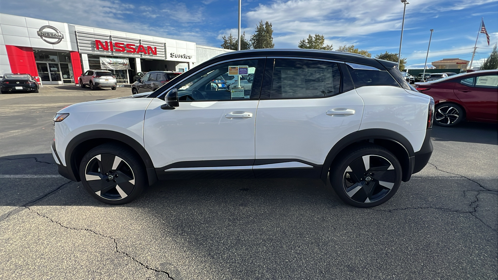 2025 Nissan Kicks SR 8