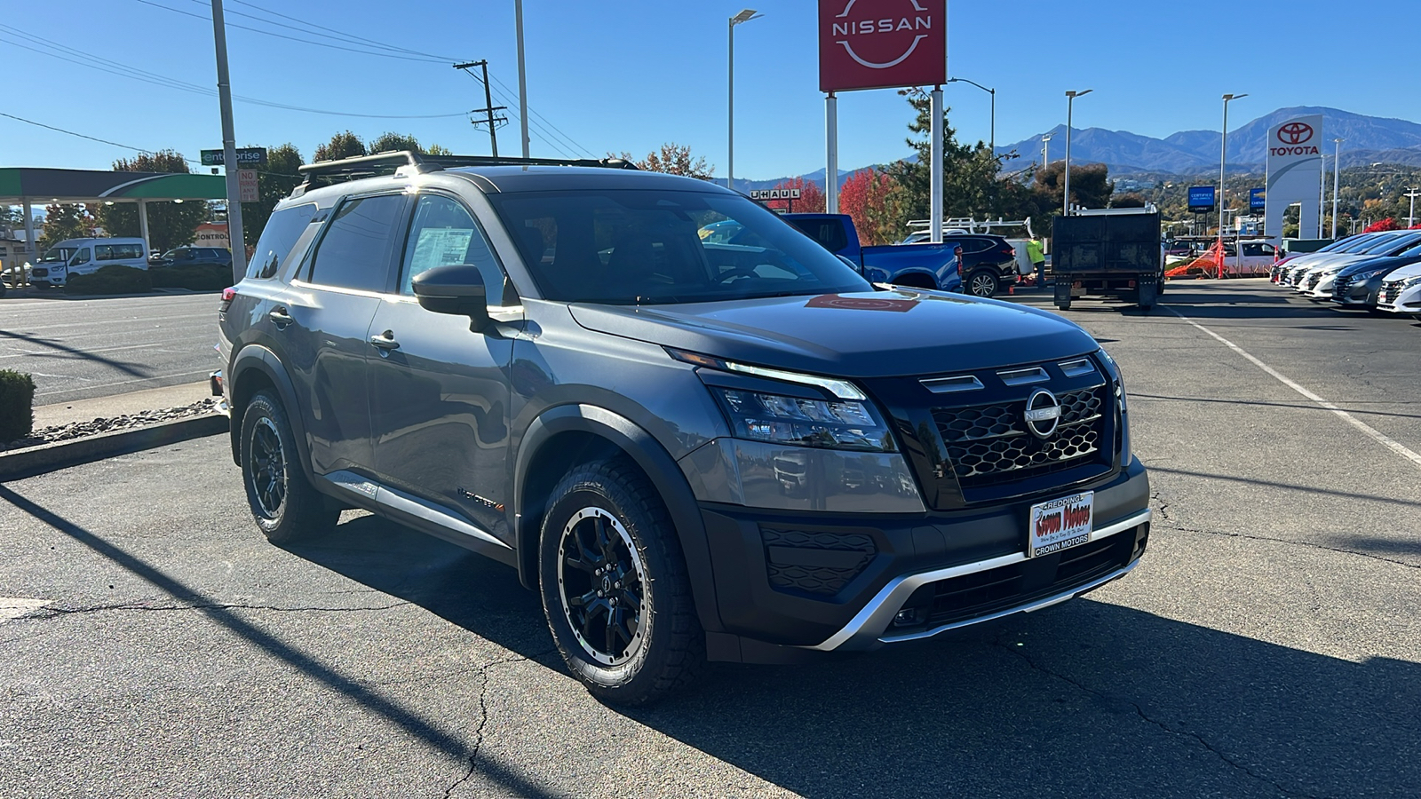 2025 Nissan Pathfinder Rock Creek 2