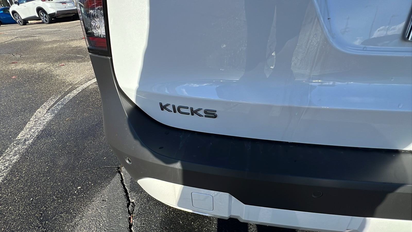 2025 Nissan Kicks SR 13