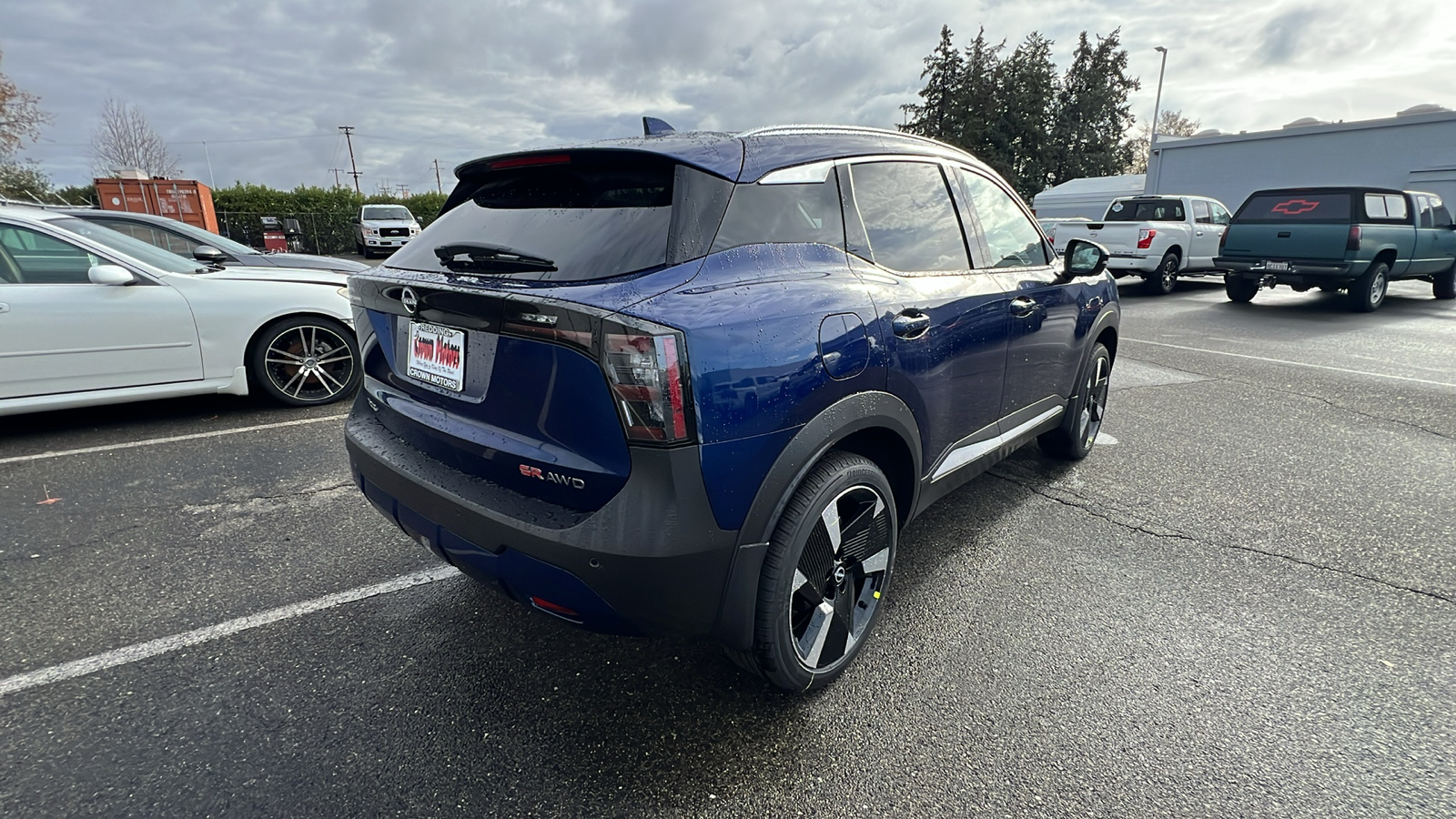 2025 Nissan Kicks SR 4