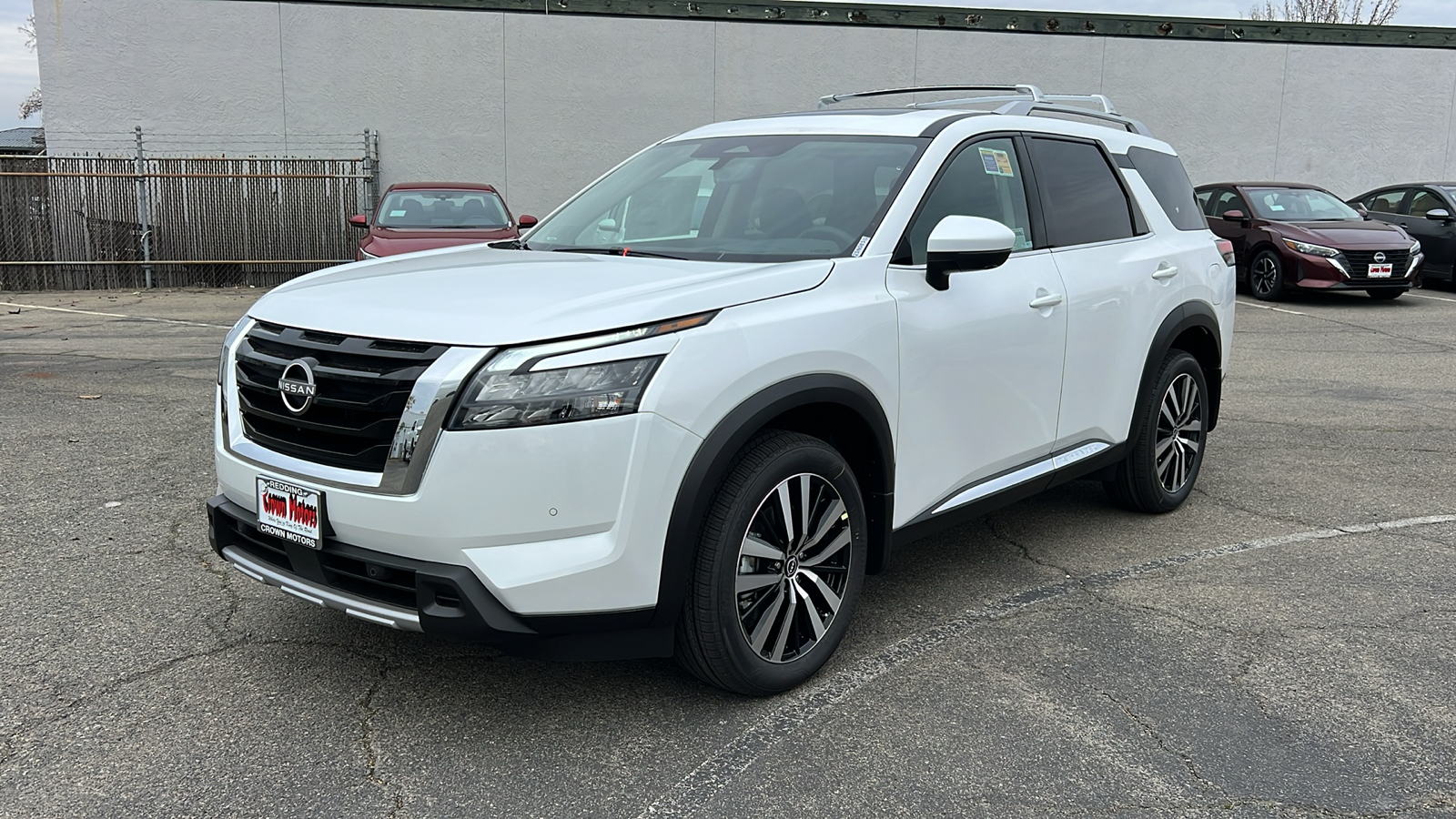 2025 Nissan Pathfinder Platinum 1