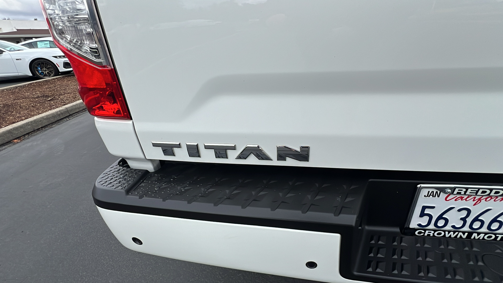 2021 Nissan Titan SV 13