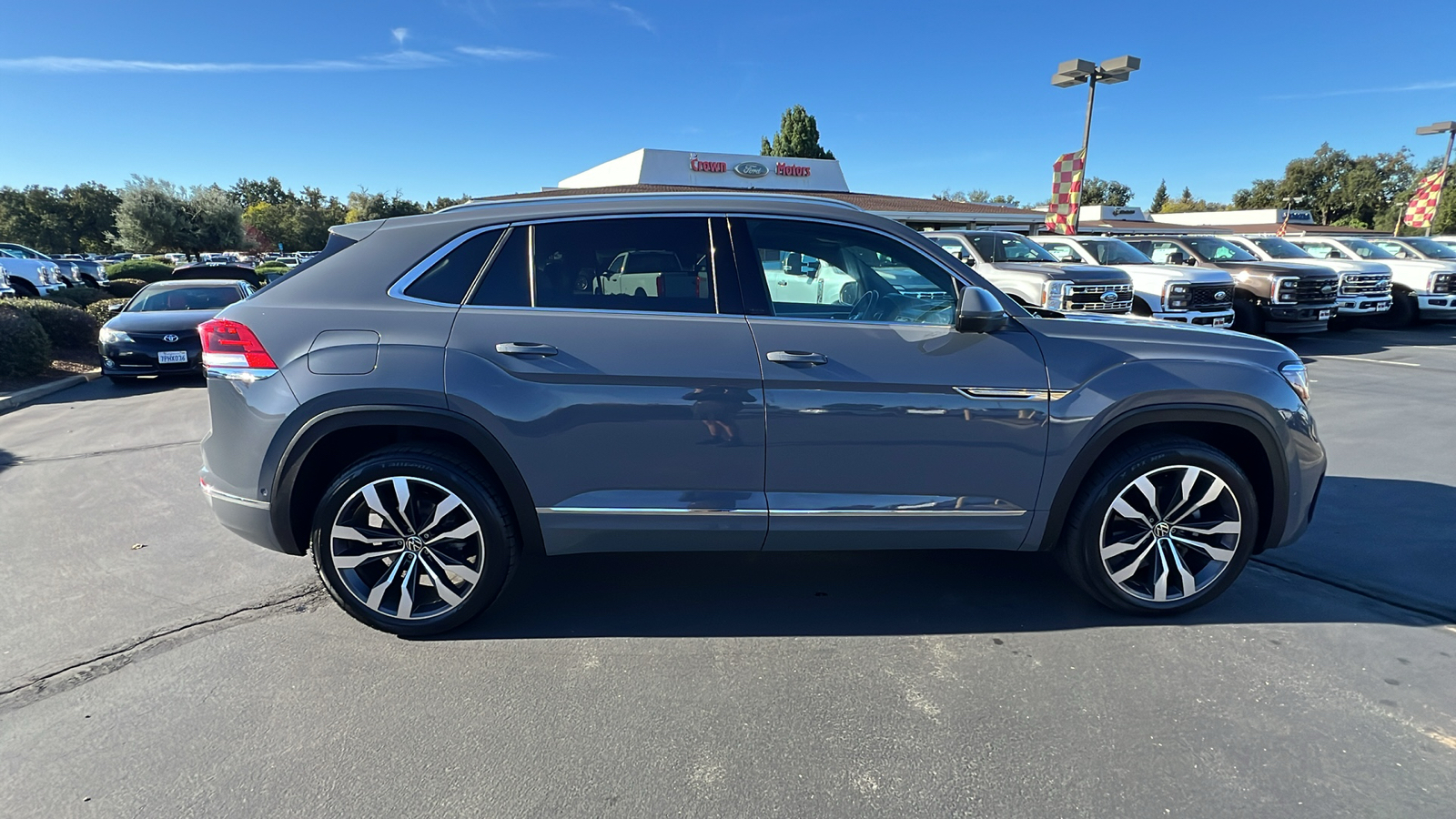 2021 Volkswagen Atlas Cross Sport 3.6L V6 SEL Premium R-Line 3