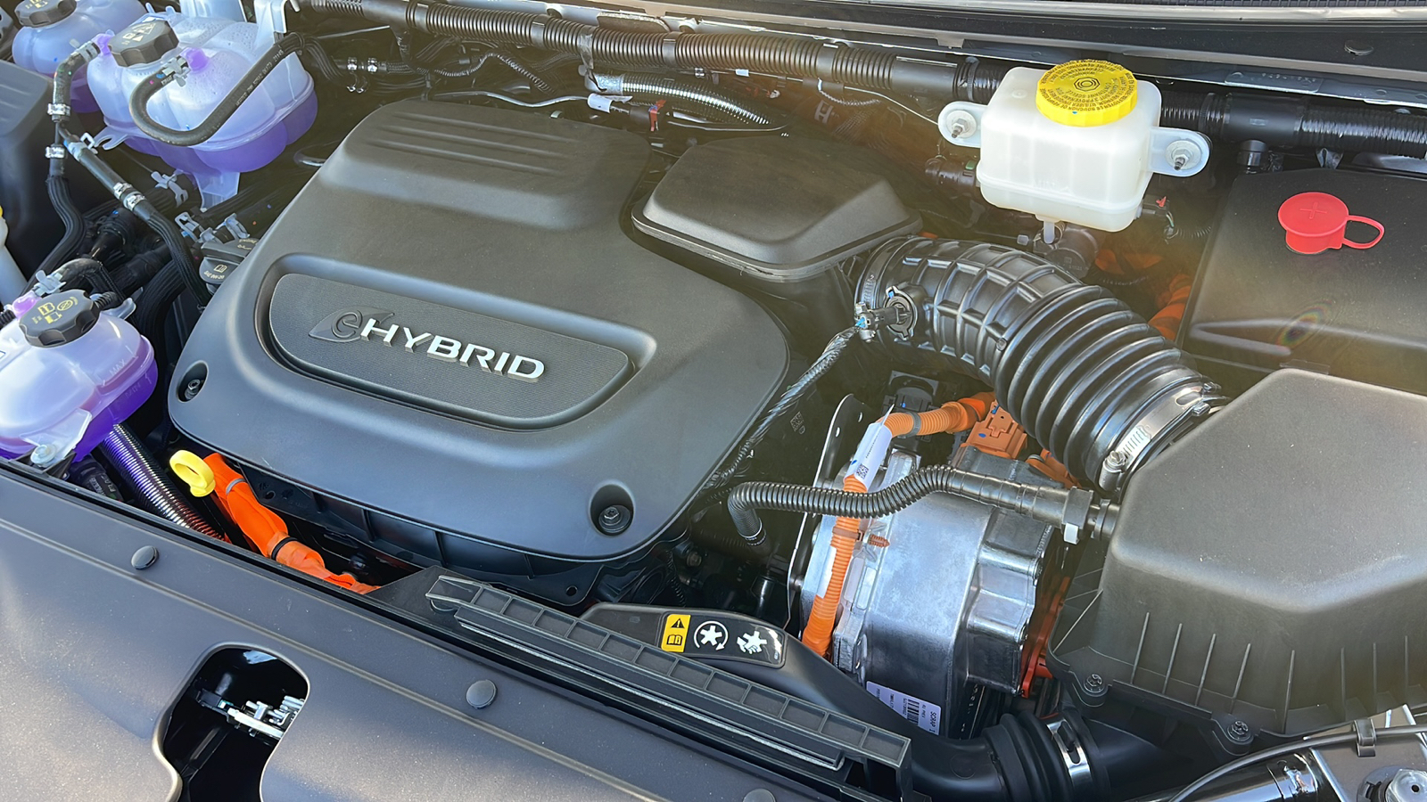 2023 Chrysler Pacifica Hybrid Limited 35