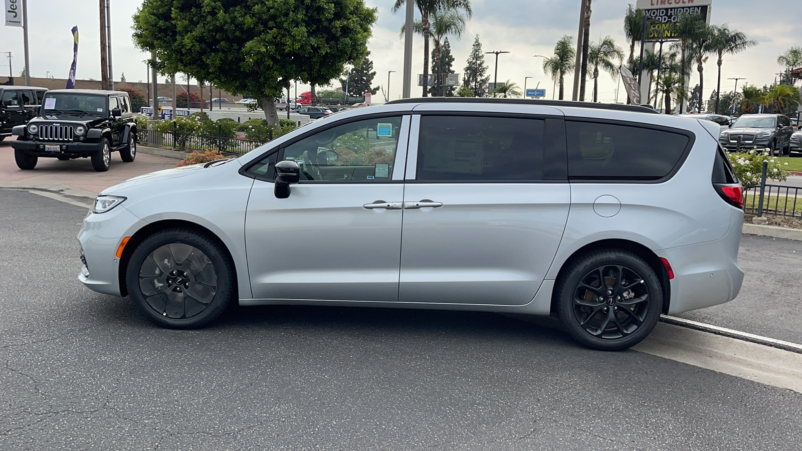 2023 Chrysler Pacifica Limited 7