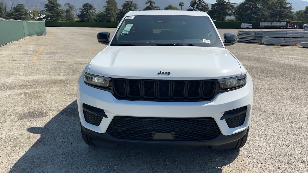 2024 Jeep Grand Cherokee Altitude X 9