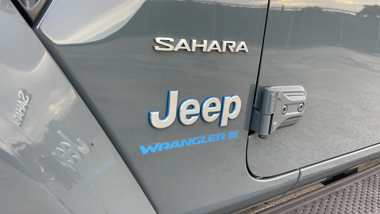 2024 Jeep Wrangler Sahara 4xe 10