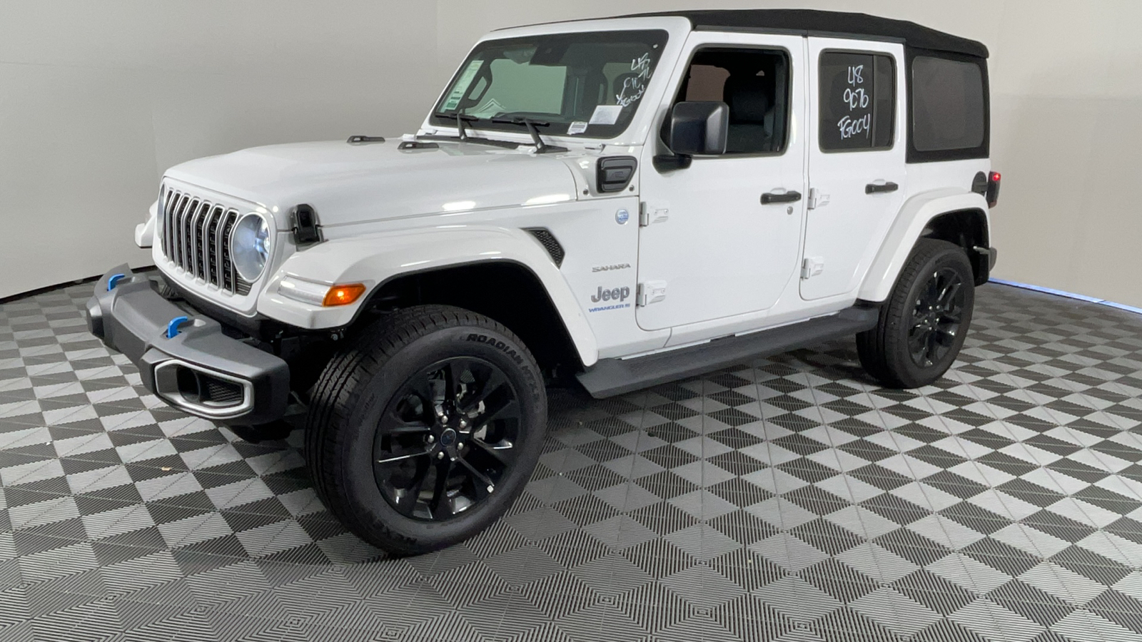 2024 Jeep Wrangler Sahara 4xe 8