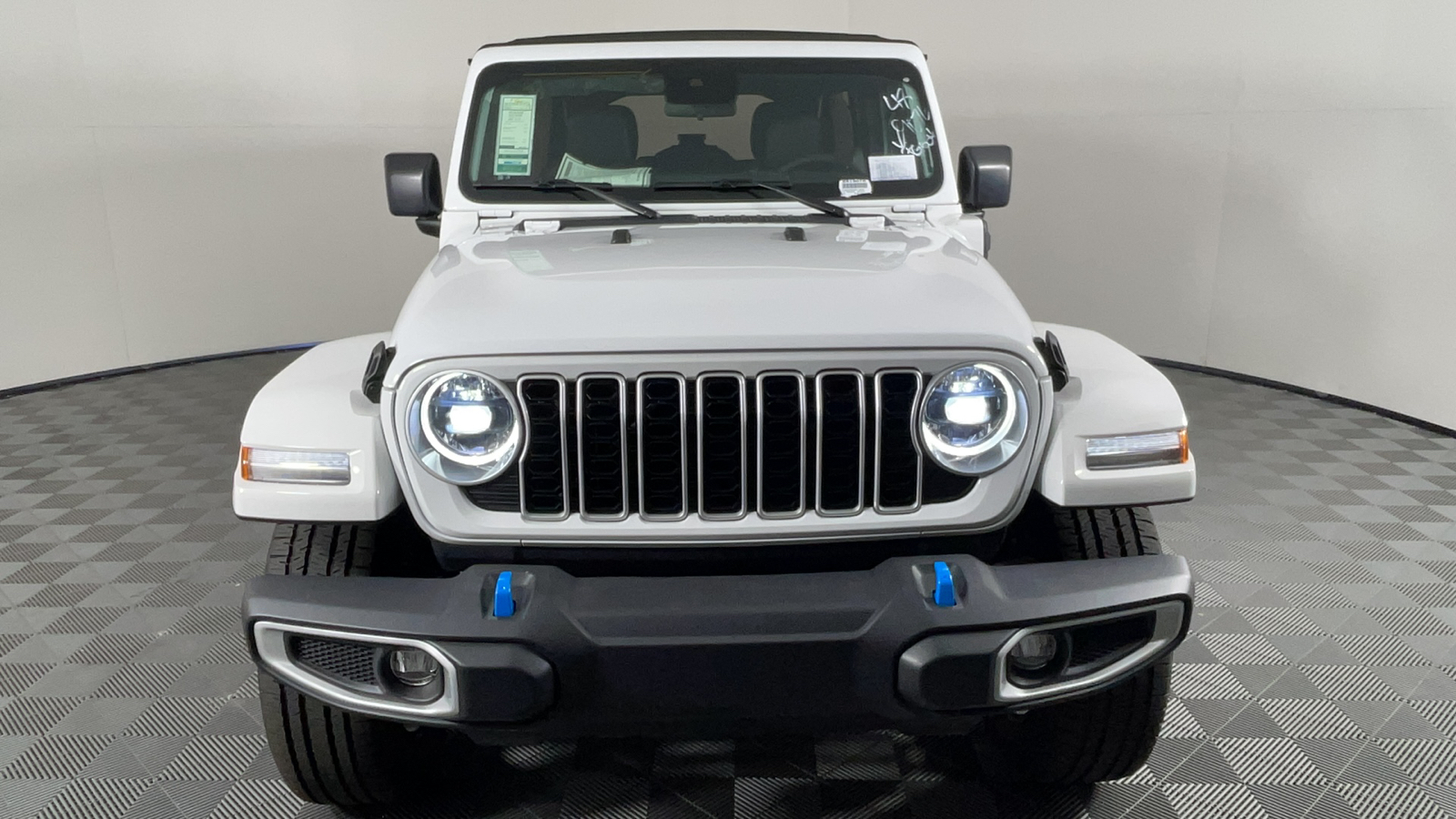 2024 Jeep Wrangler Sahara 4xe 9