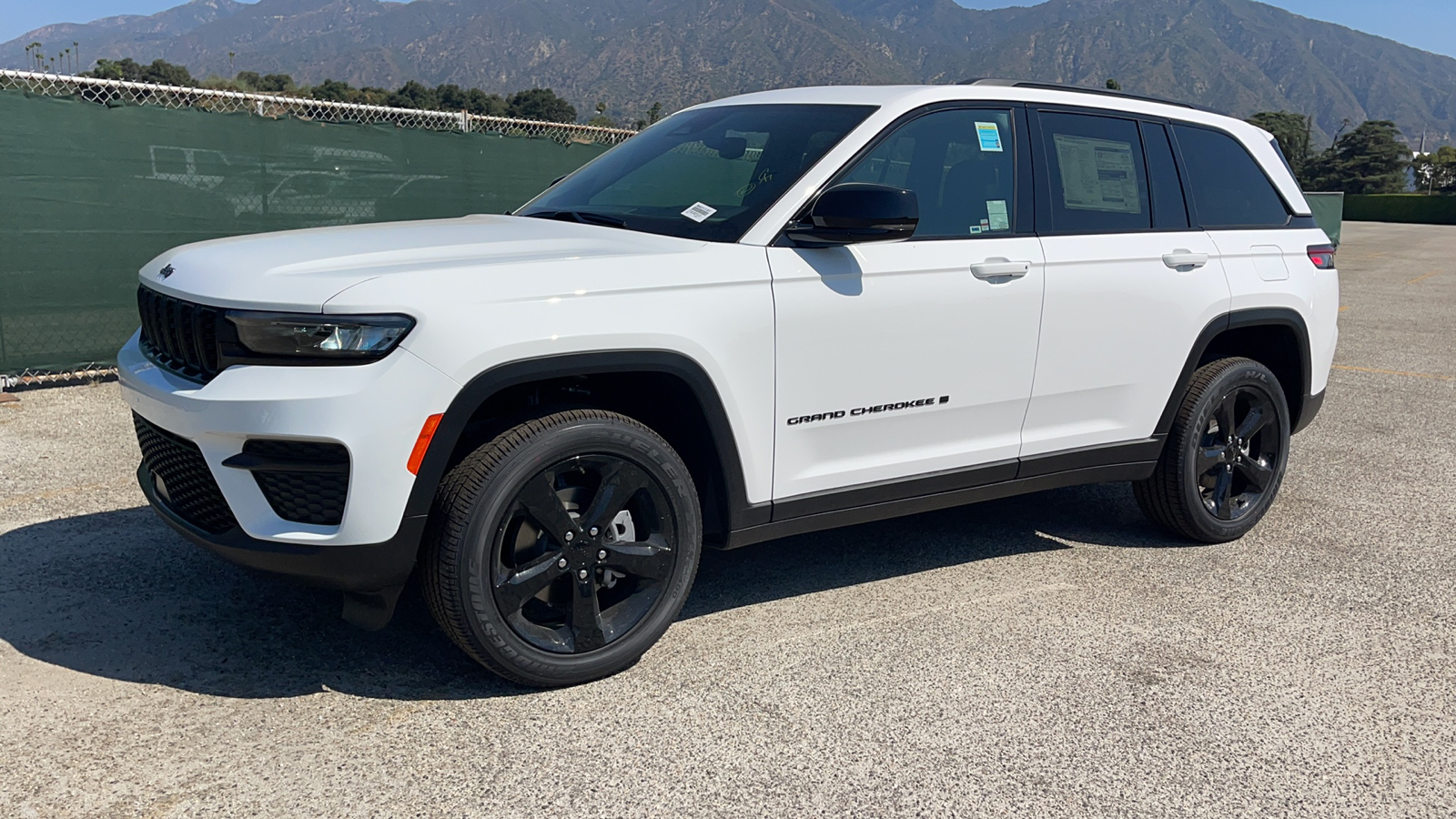 2024 Jeep Grand Cherokee Altitude X 8