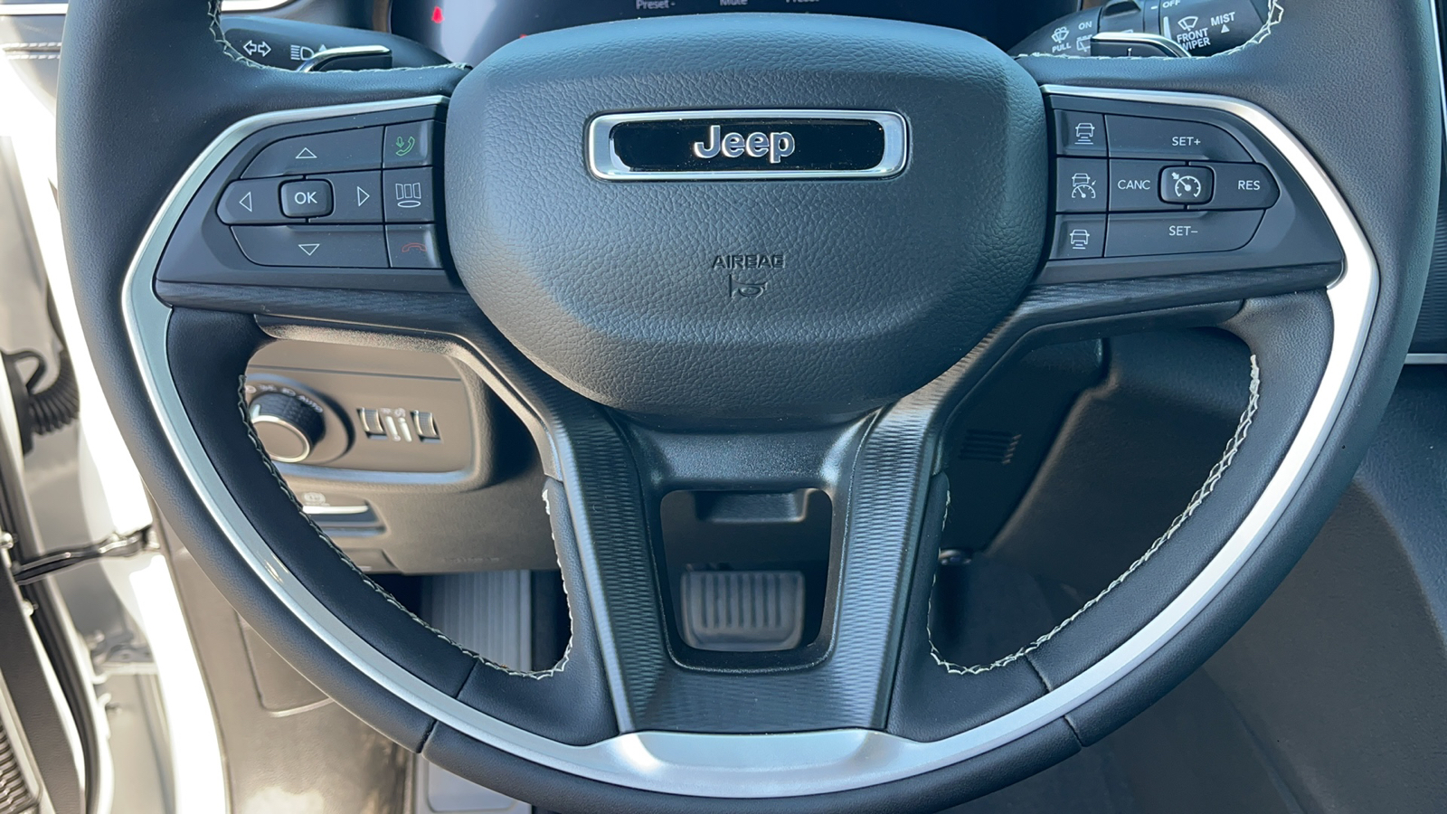 2024 Jeep Grand Cherokee Altitude X 24