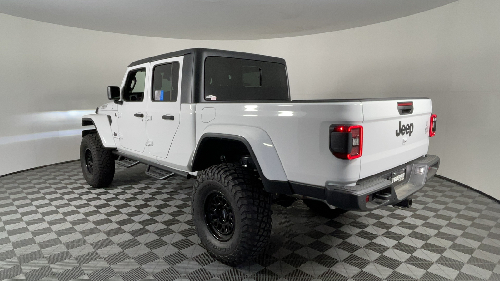 2024 Jeep Gladiator Willys 6