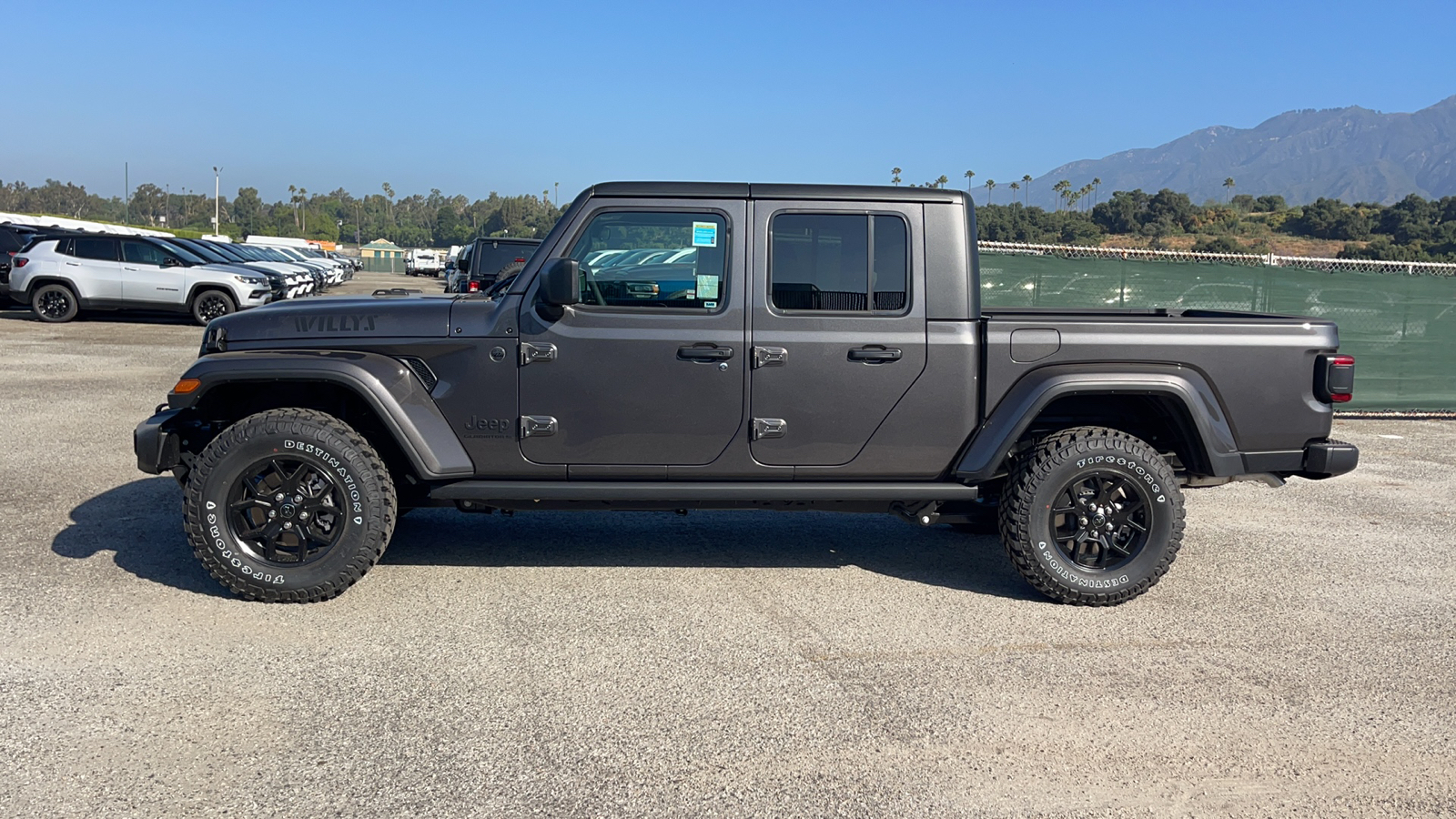 2024 Jeep Gladiator Willys 7