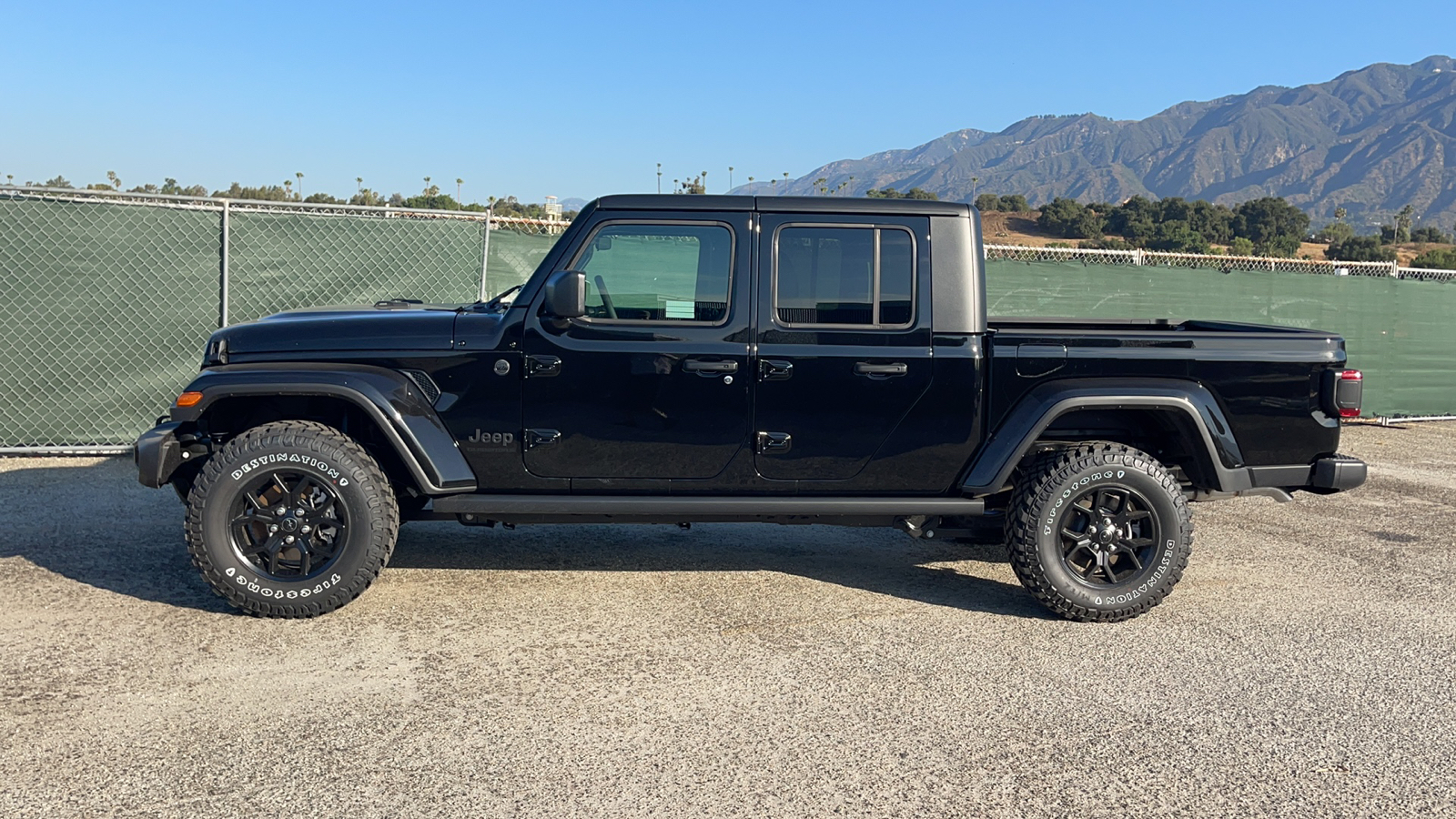 2024 Jeep Gladiator Willys 7