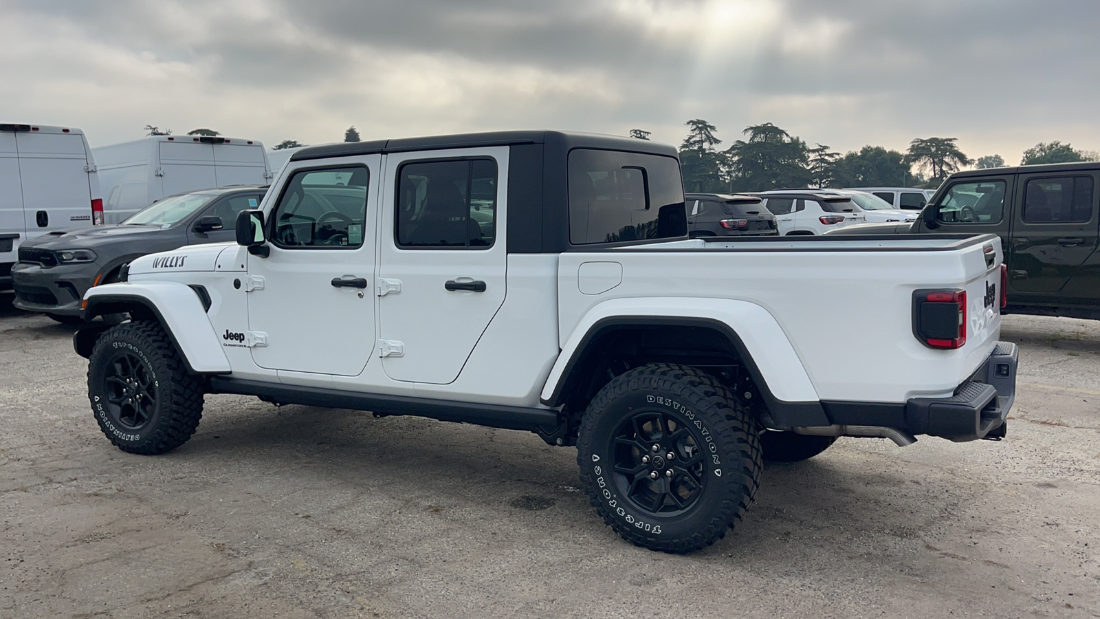 2024 Jeep Gladiator Willys 6