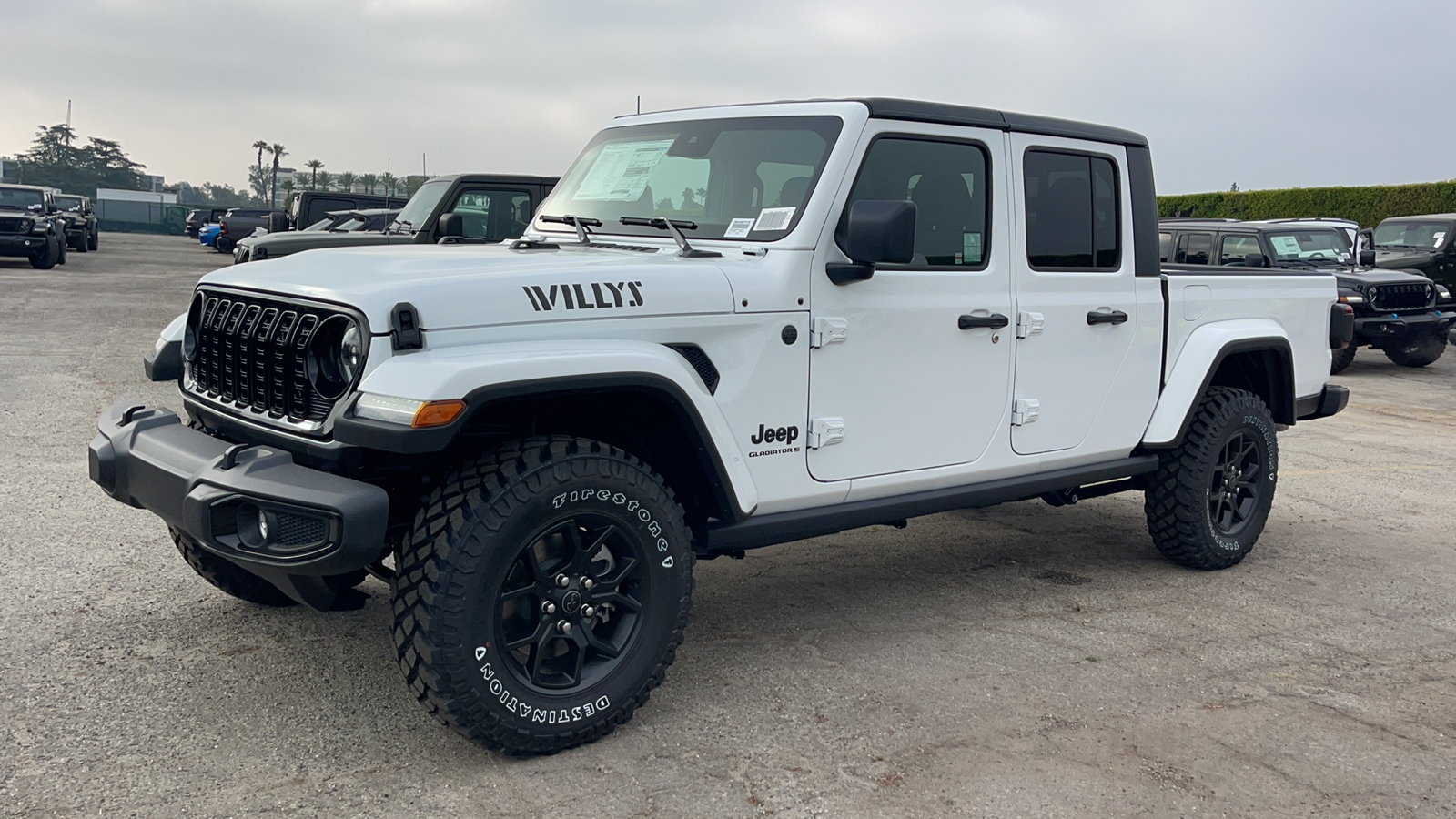 2024 Jeep Gladiator Willys 8