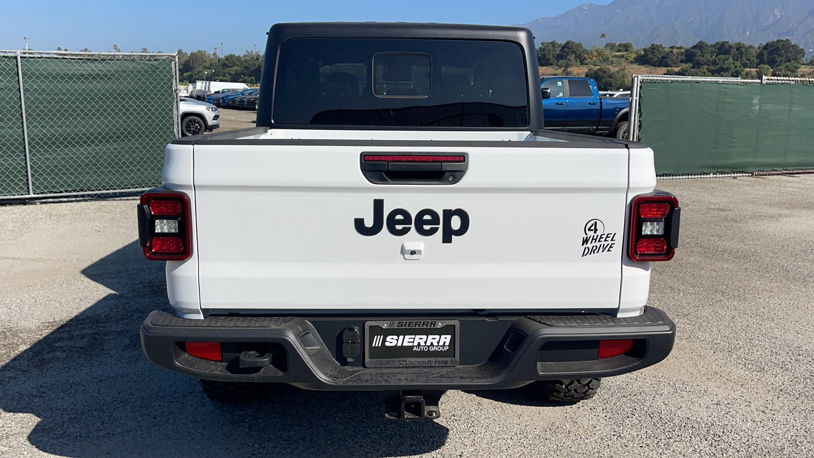 2024 Jeep Gladiator Willys 5