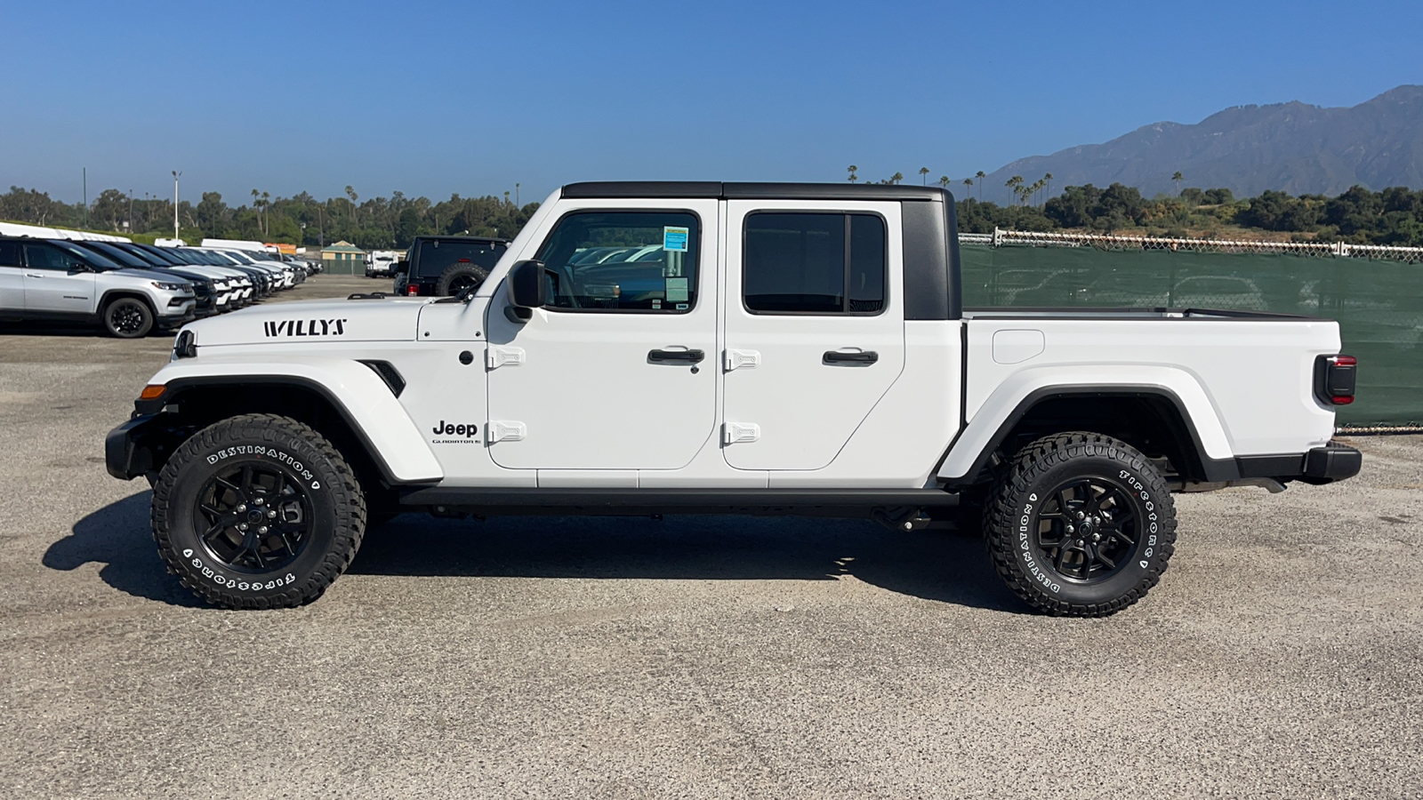 2024 Jeep Gladiator Willys 7