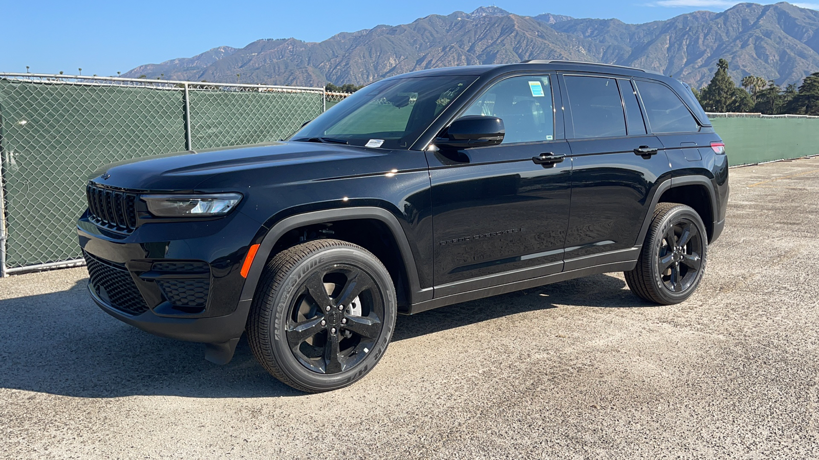 2024 Jeep Grand Cherokee Altitude X 8