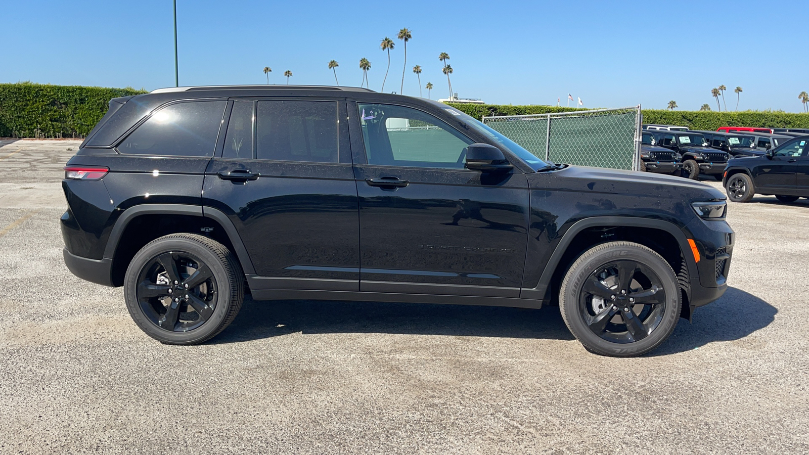 2024 Jeep Grand Cherokee Altitude X 3