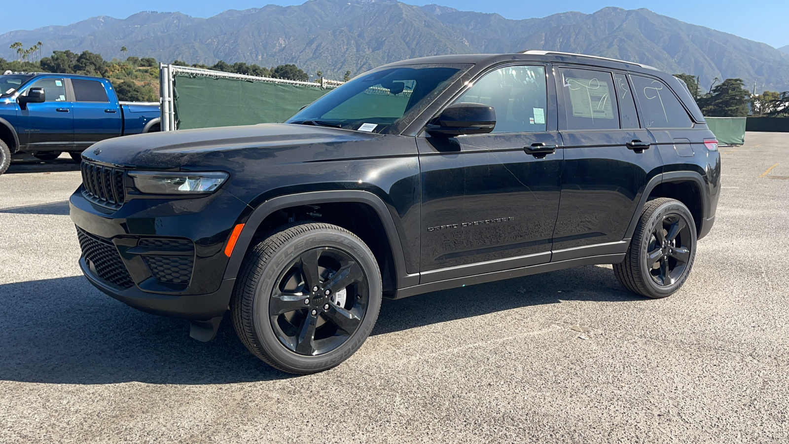 2024 Jeep Grand Cherokee Altitude X 8