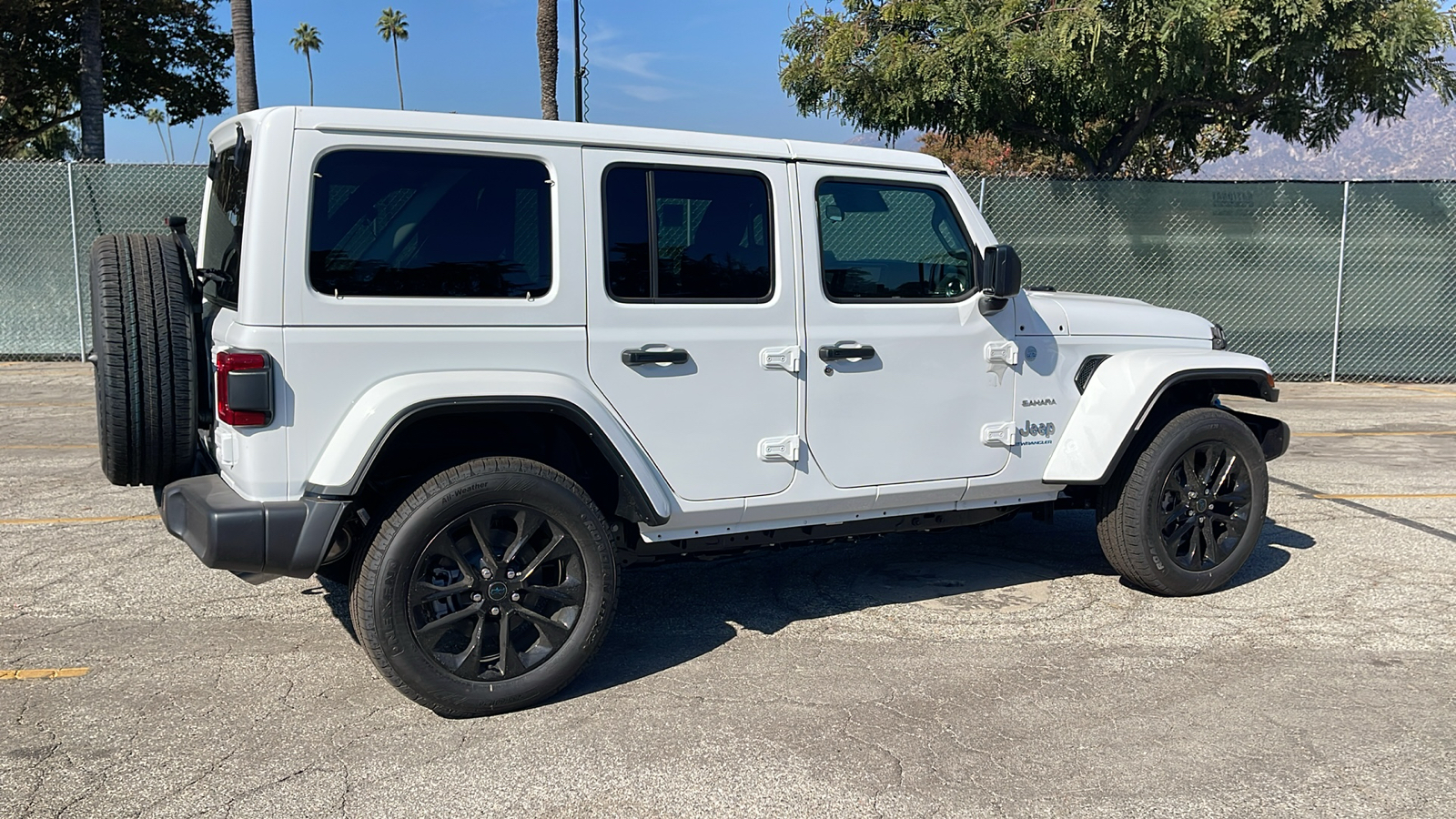 2024 Jeep Wrangler Sahara 4xe 4