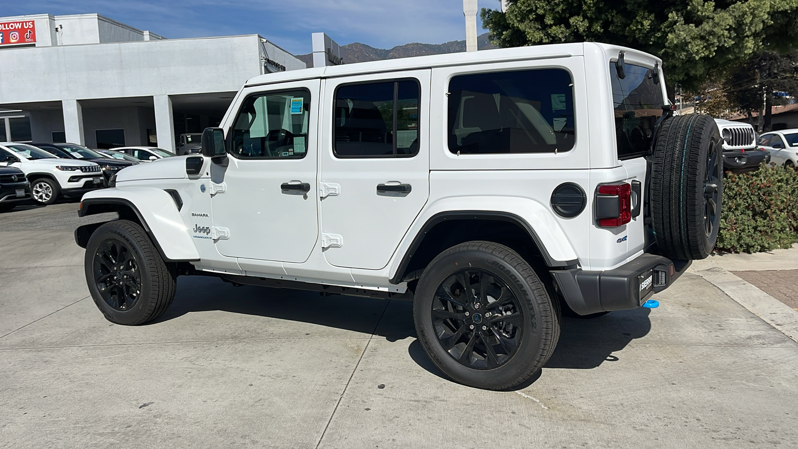 2024 Jeep Wrangler Sahara 4xe 6