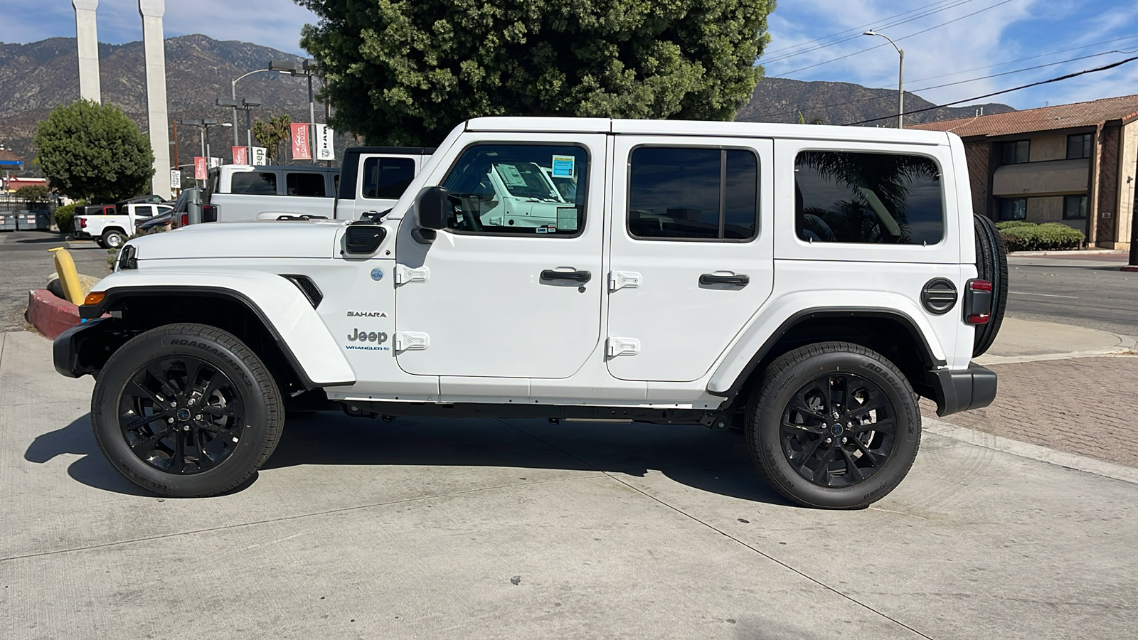 2024 Jeep Wrangler Sahara 4xe 7