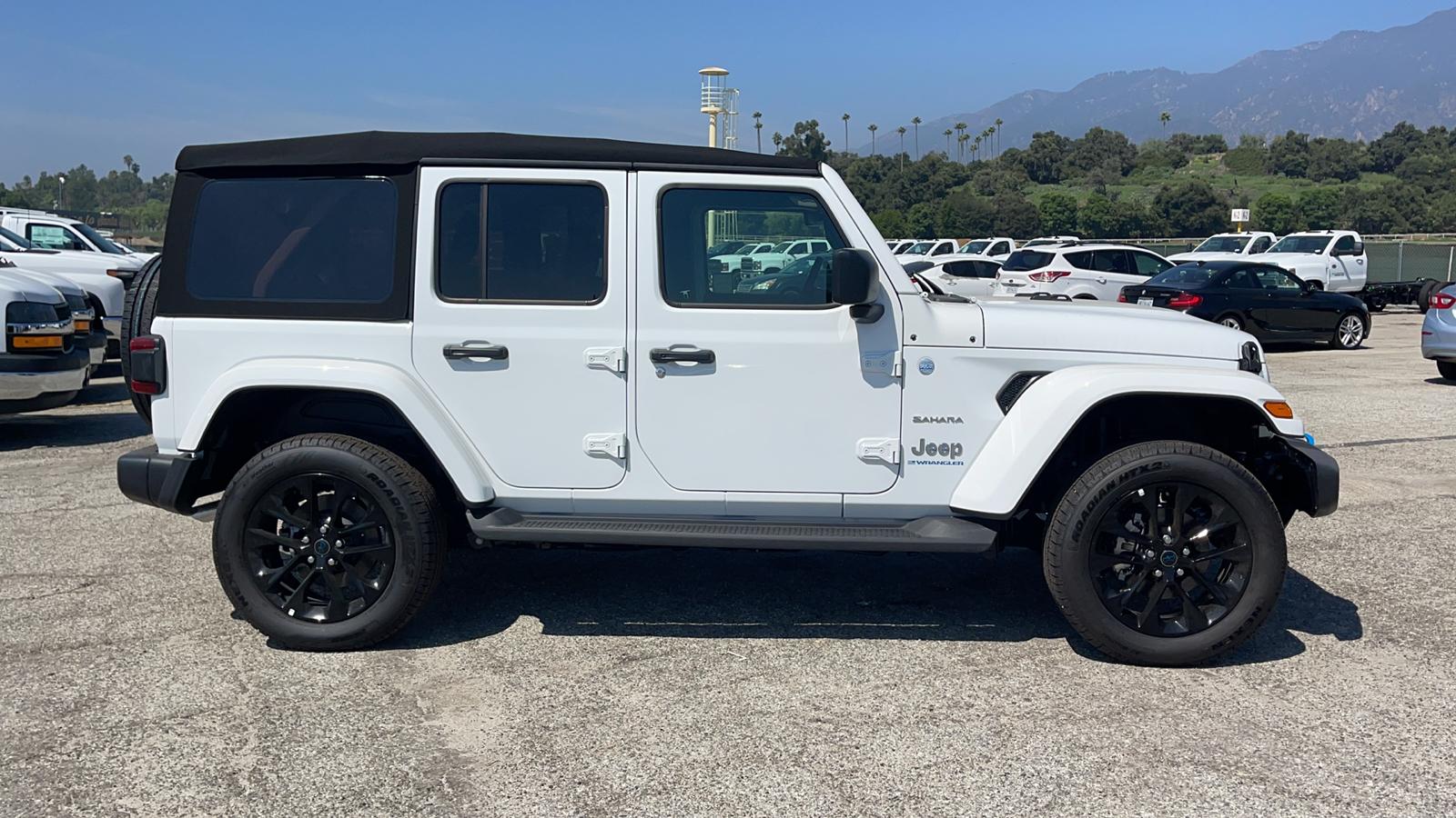 2024 Jeep Wrangler Sahara 4xe 3