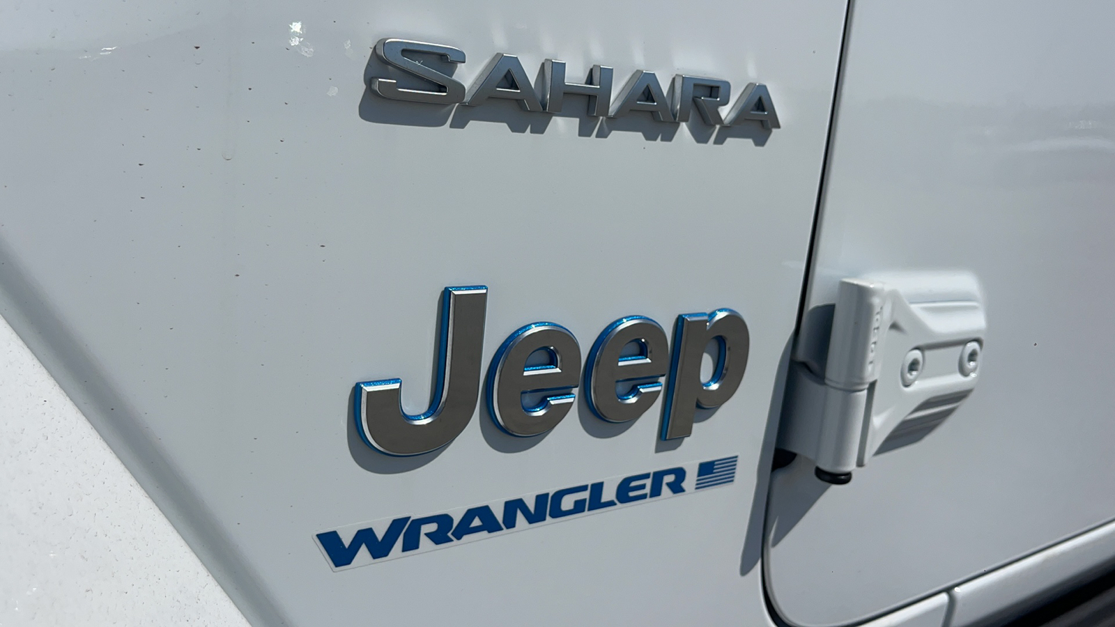 2024 Jeep Wrangler Sahara 4xe 12