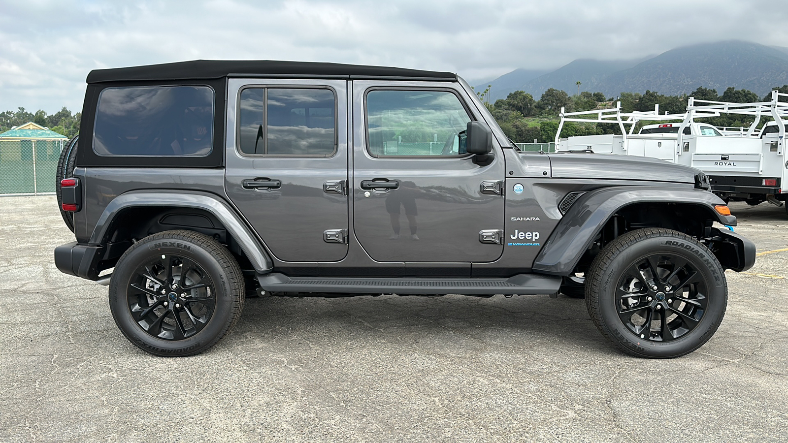 2024 Jeep Wrangler Sahara 4xe 3