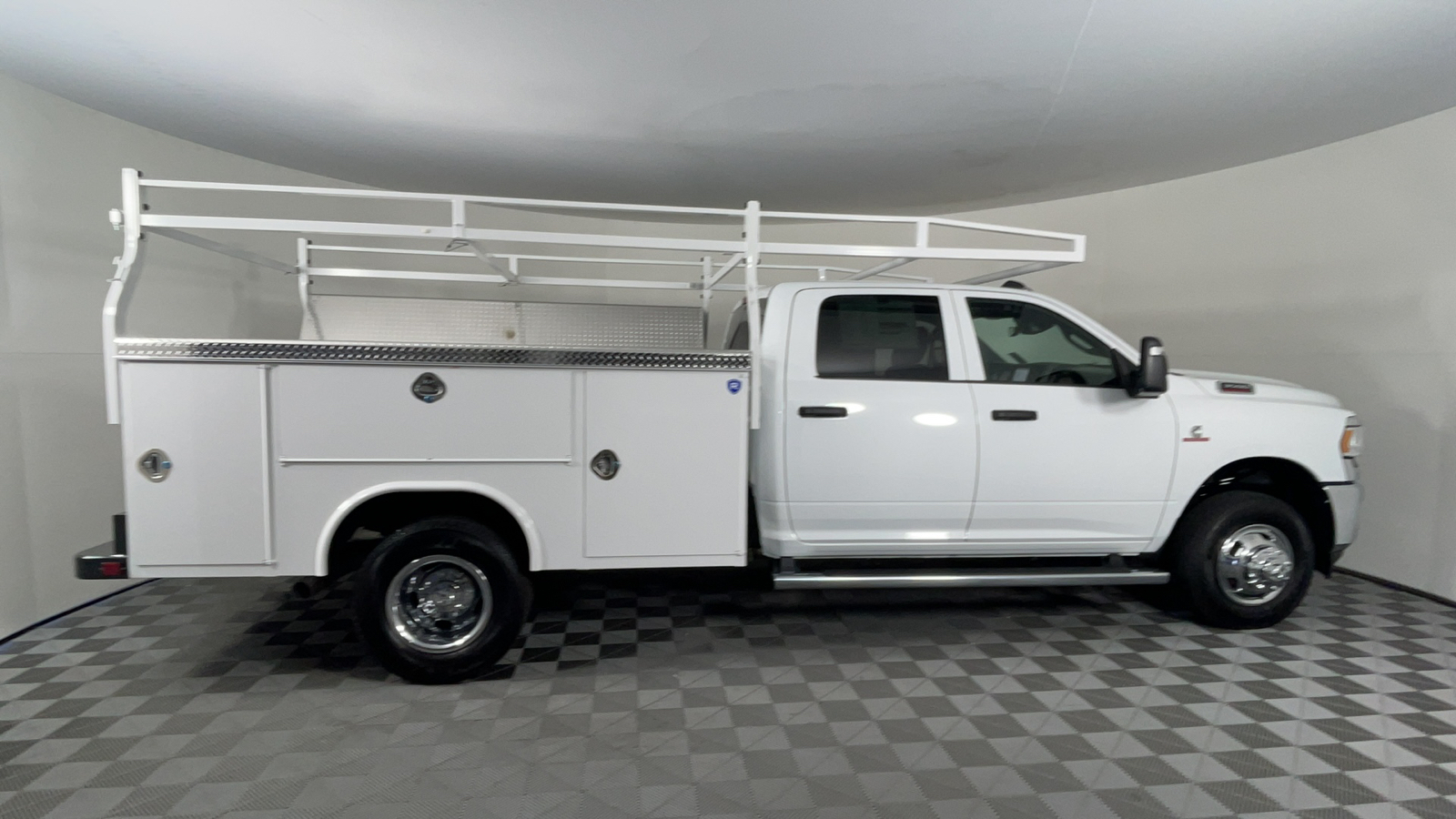 2024 Ram 3500 Chassis Cab Tradesman 4