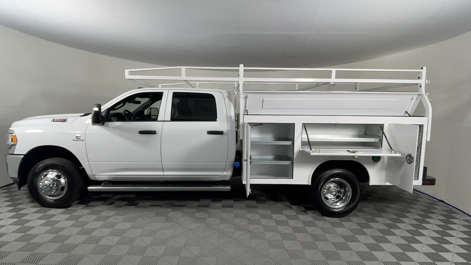 2024 Ram 3500 Chassis Cab Tradesman 8