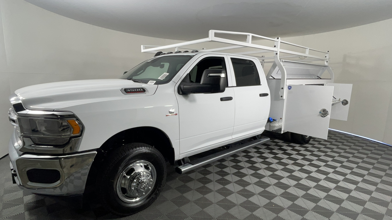 2024 Ram 3500 Chassis Cab Tradesman 9