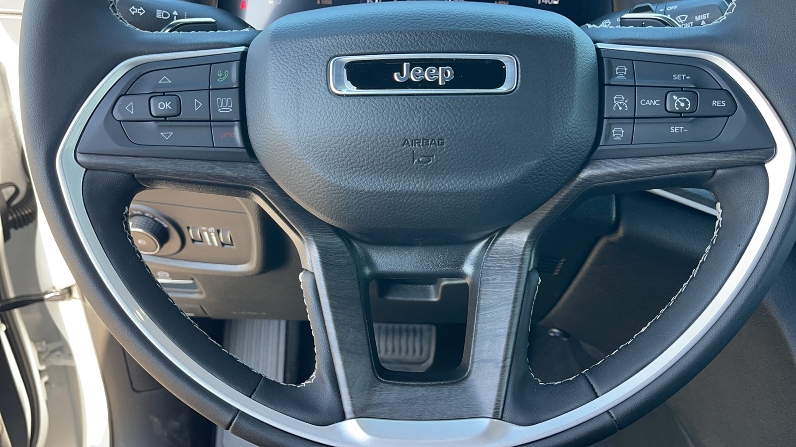 2024 Jeep Grand Cherokee L Limited 23