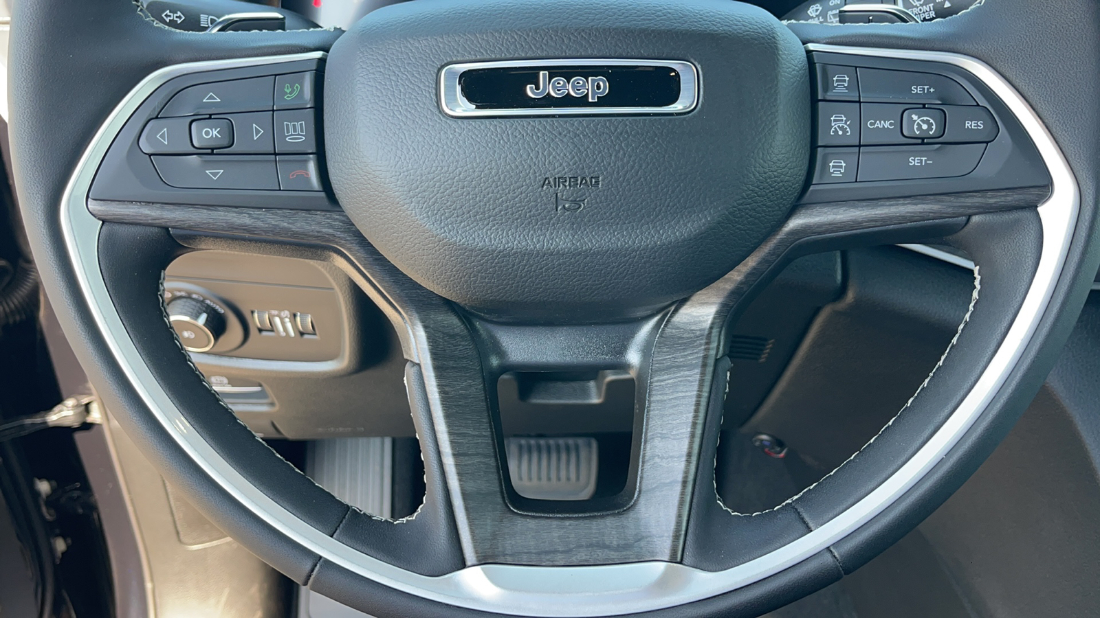 2024 Jeep Grand Cherokee L Limited 24