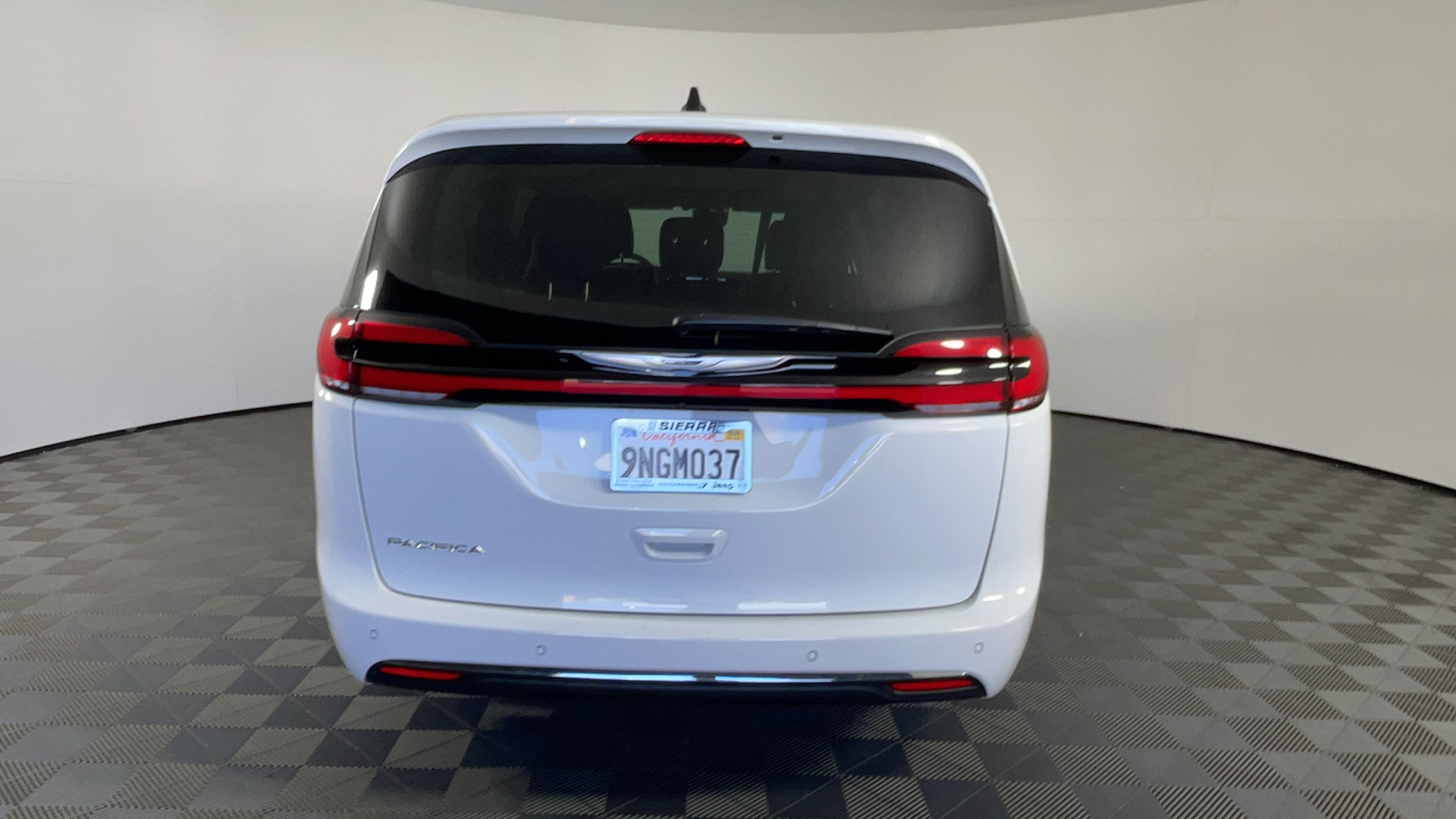 2024 Chrysler Pacifica Touring L 5