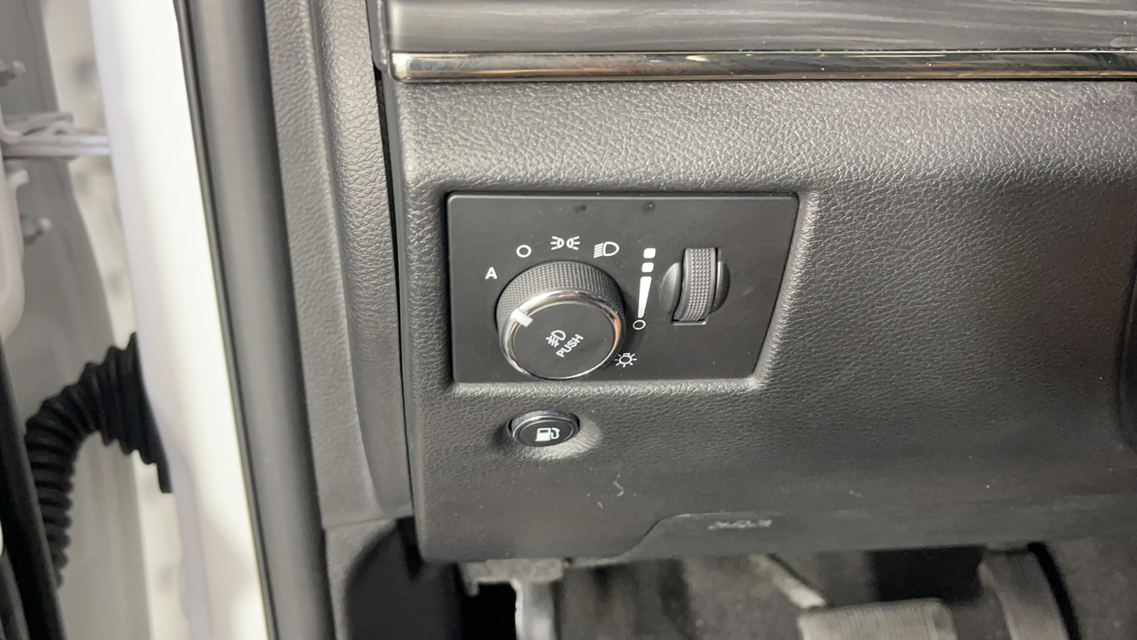 2019 Jeep Grand Cherokee Limited X 30