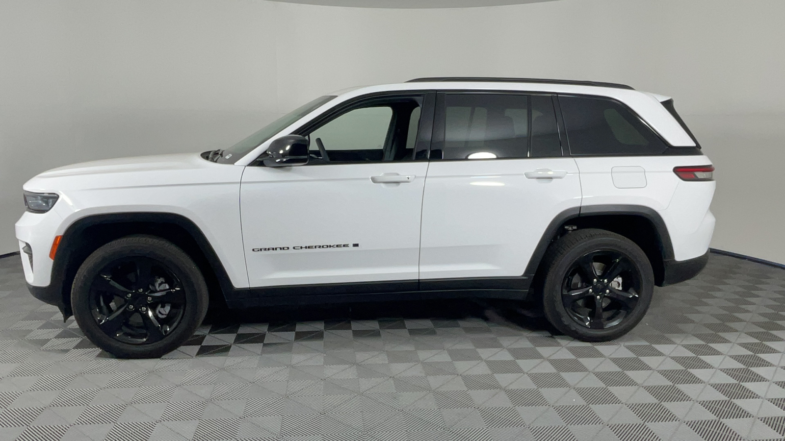 2024 Jeep Grand Cherokee Altitude X 7